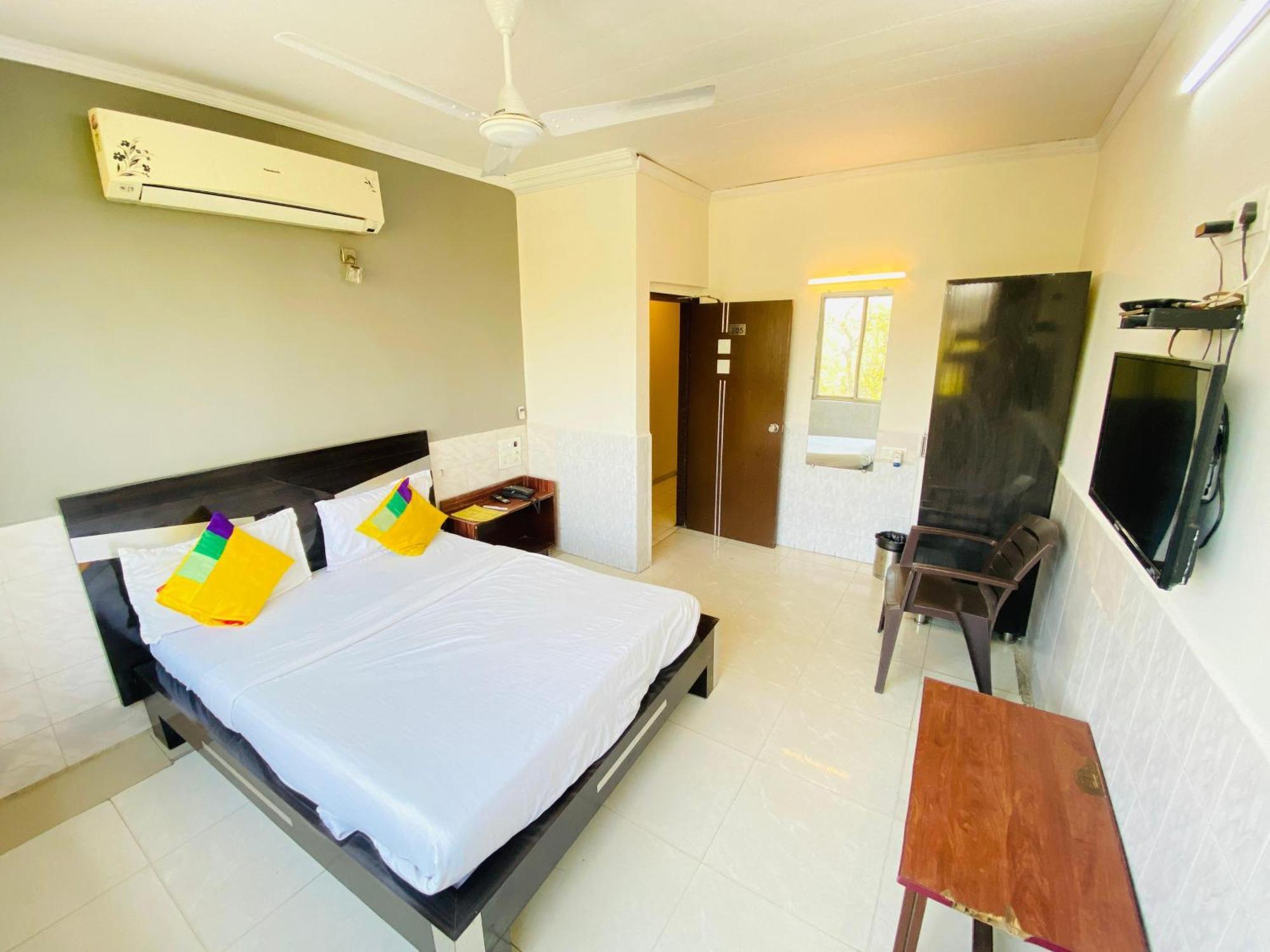 Hotel Aakash Navrangpura
