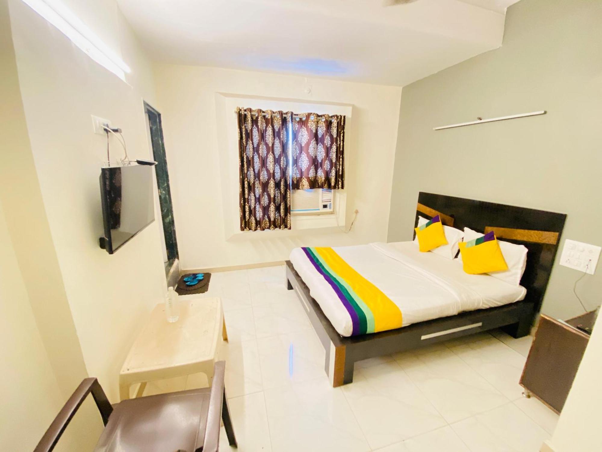 Hotel Aakash Navrangpura 2*