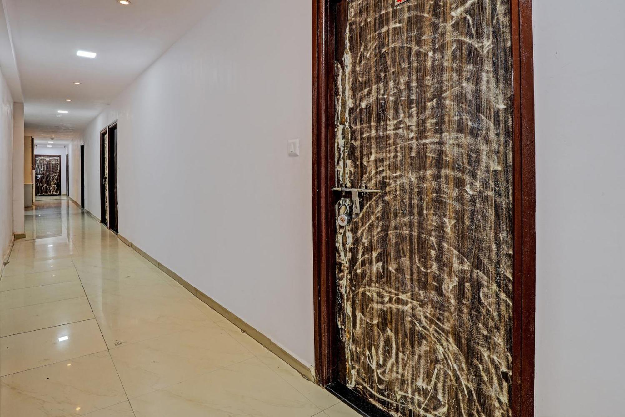 Hotel O Royal Inn Ahmedabad
