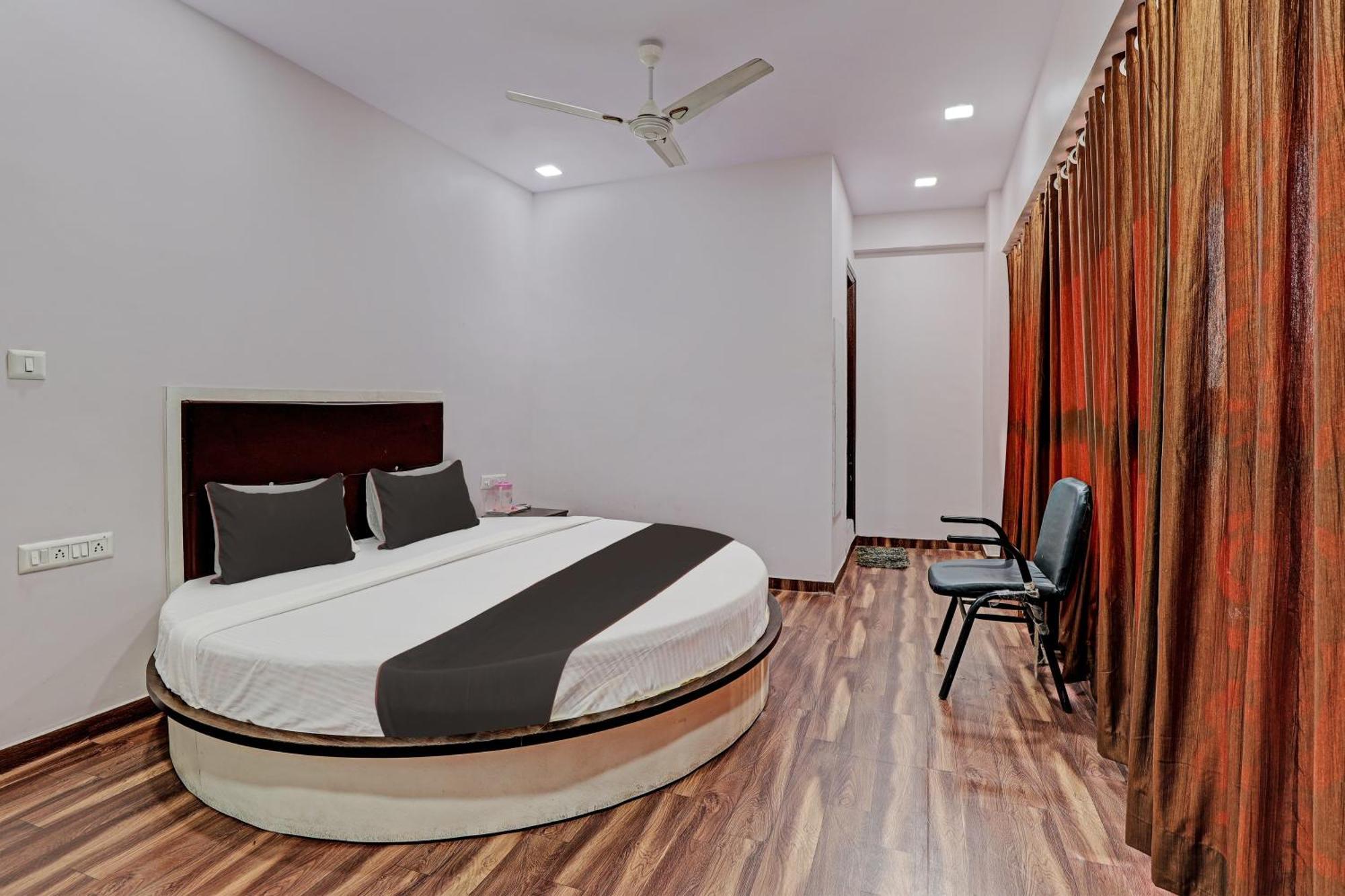 Hotel O Royal Inn 4* Ahmedabad
