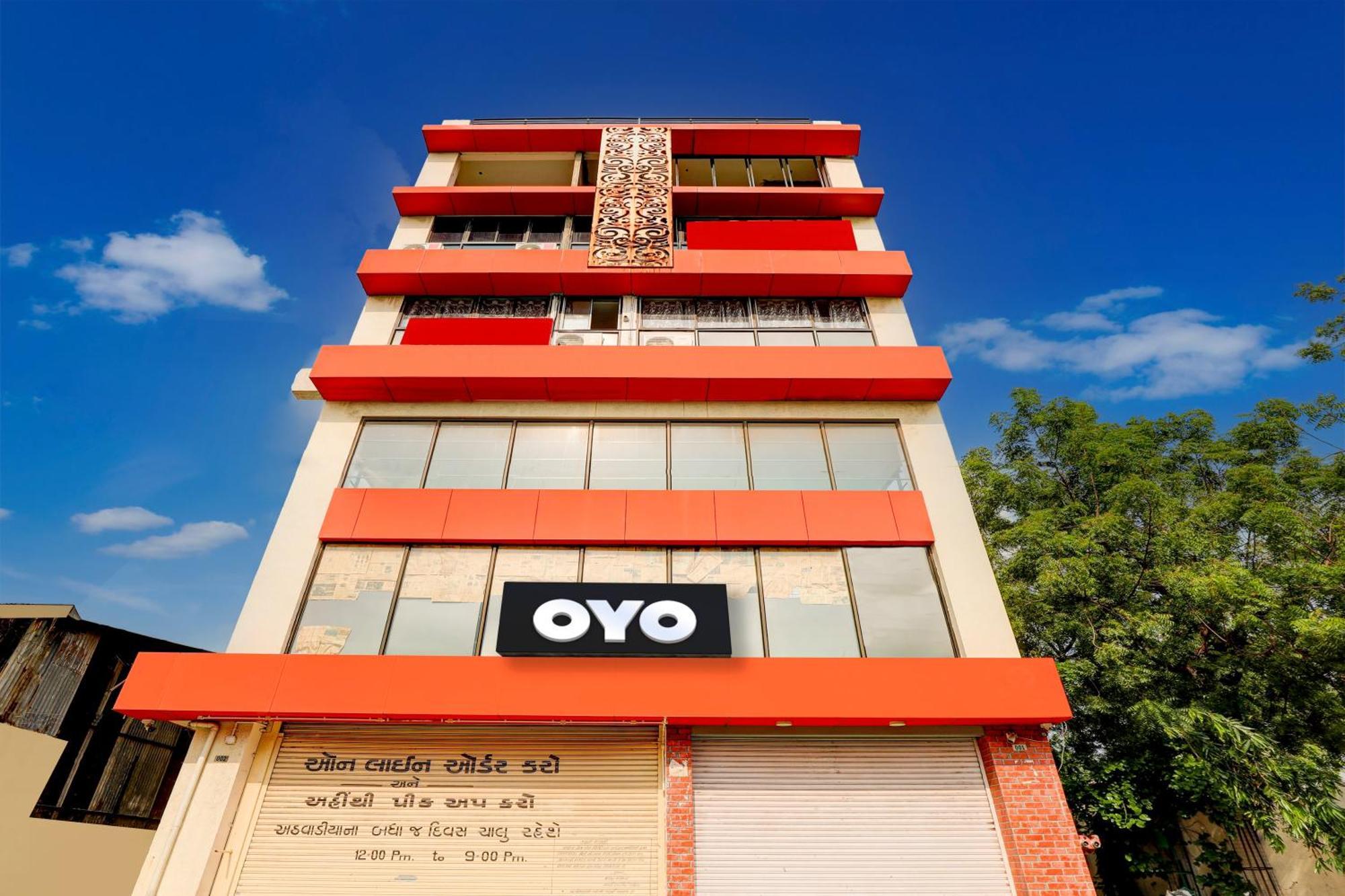 Hotel O Royal Inn Hotel 4*