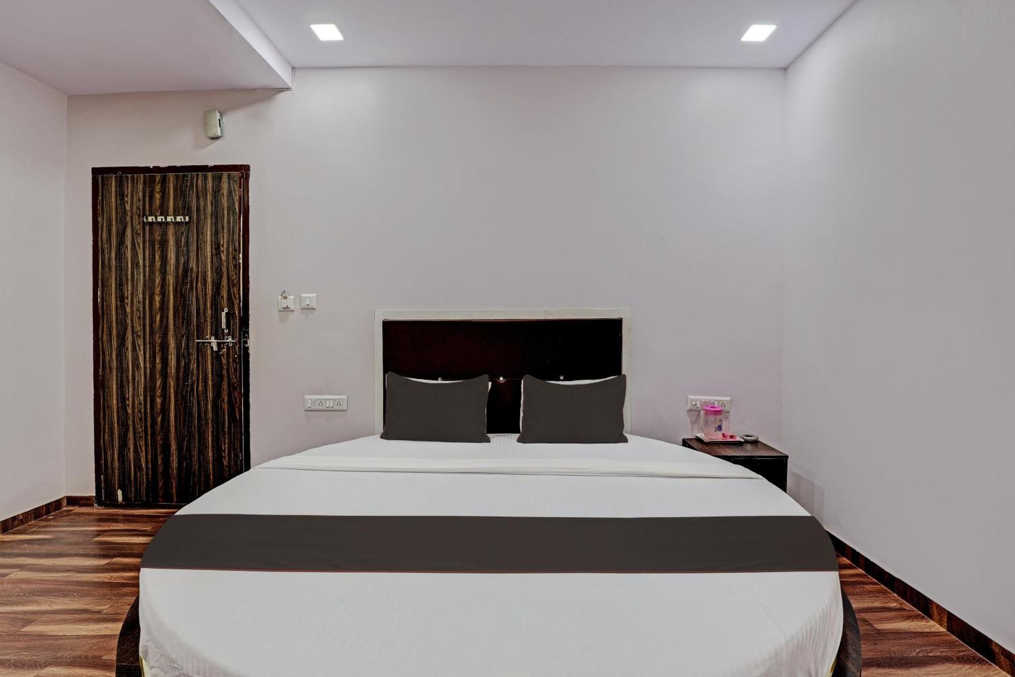 Hotel O Royal Inn