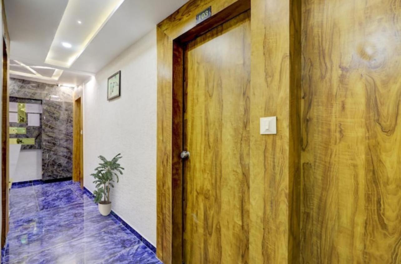 Bhavy Hotel