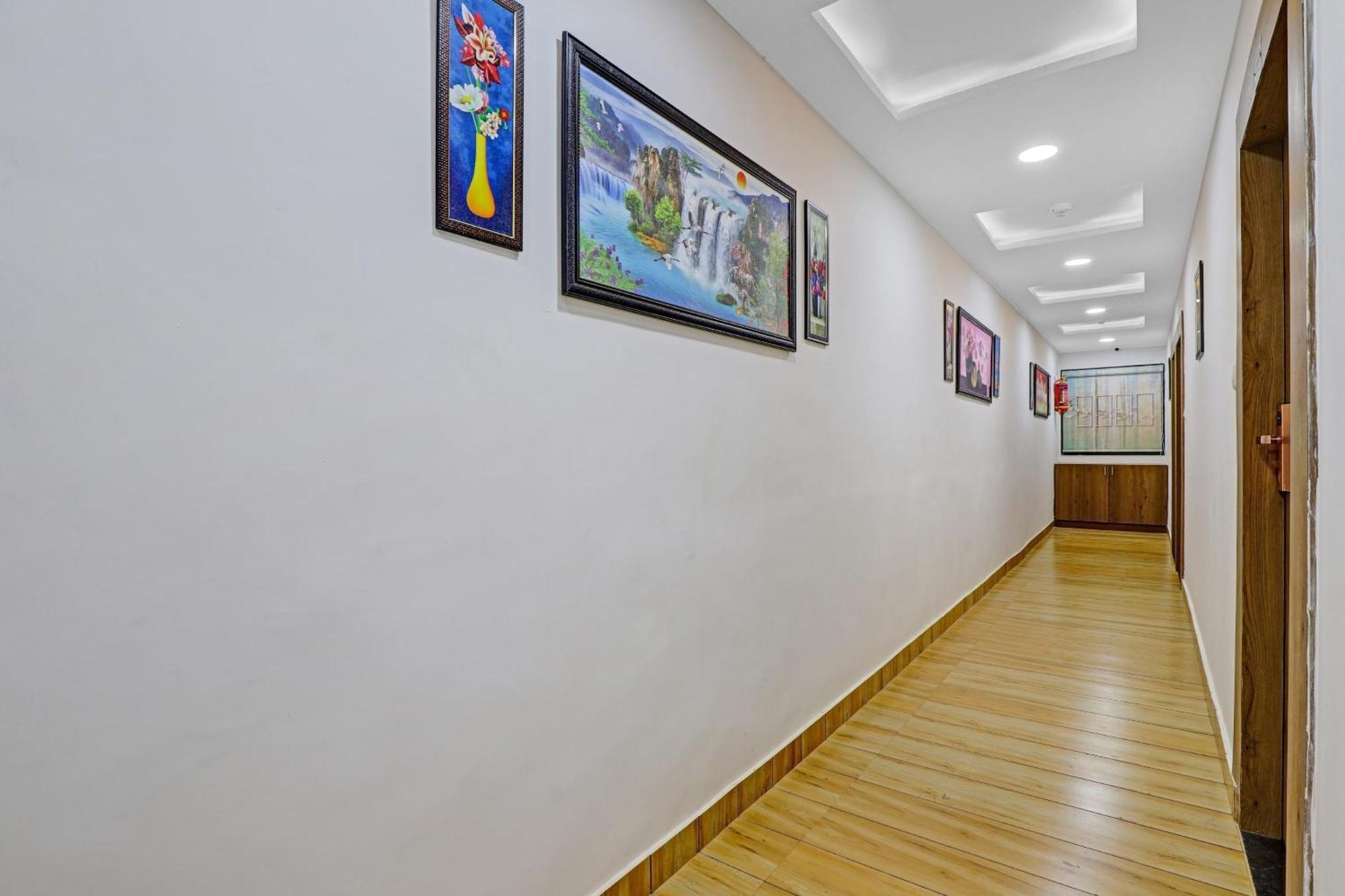 Hotel O R S Palace