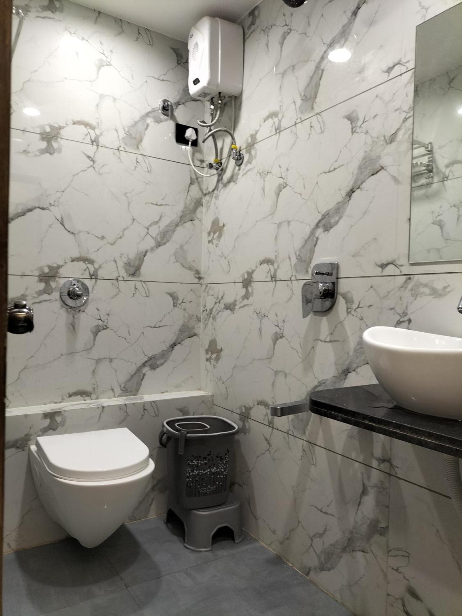 Paris Plaza Hotel 3*