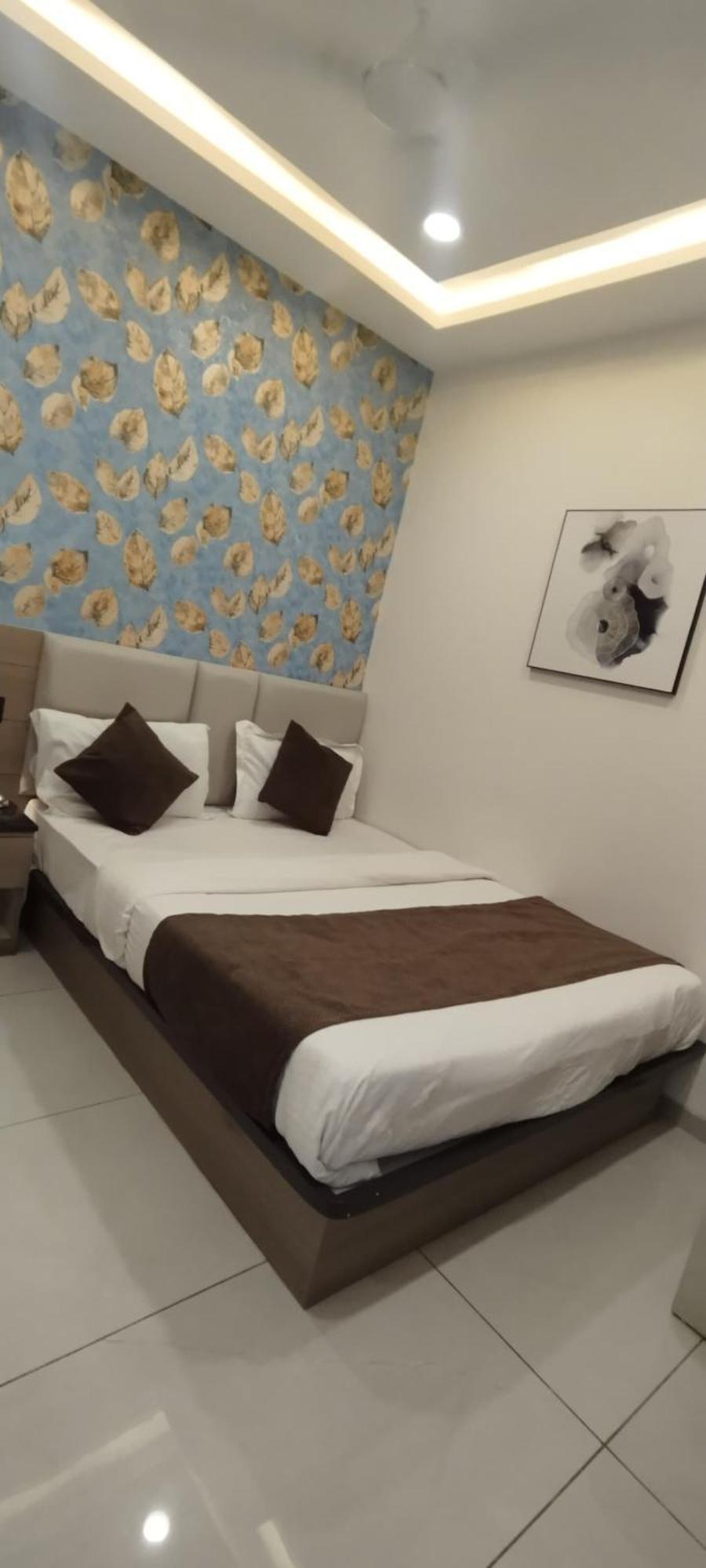 Hotel Paris Plaza