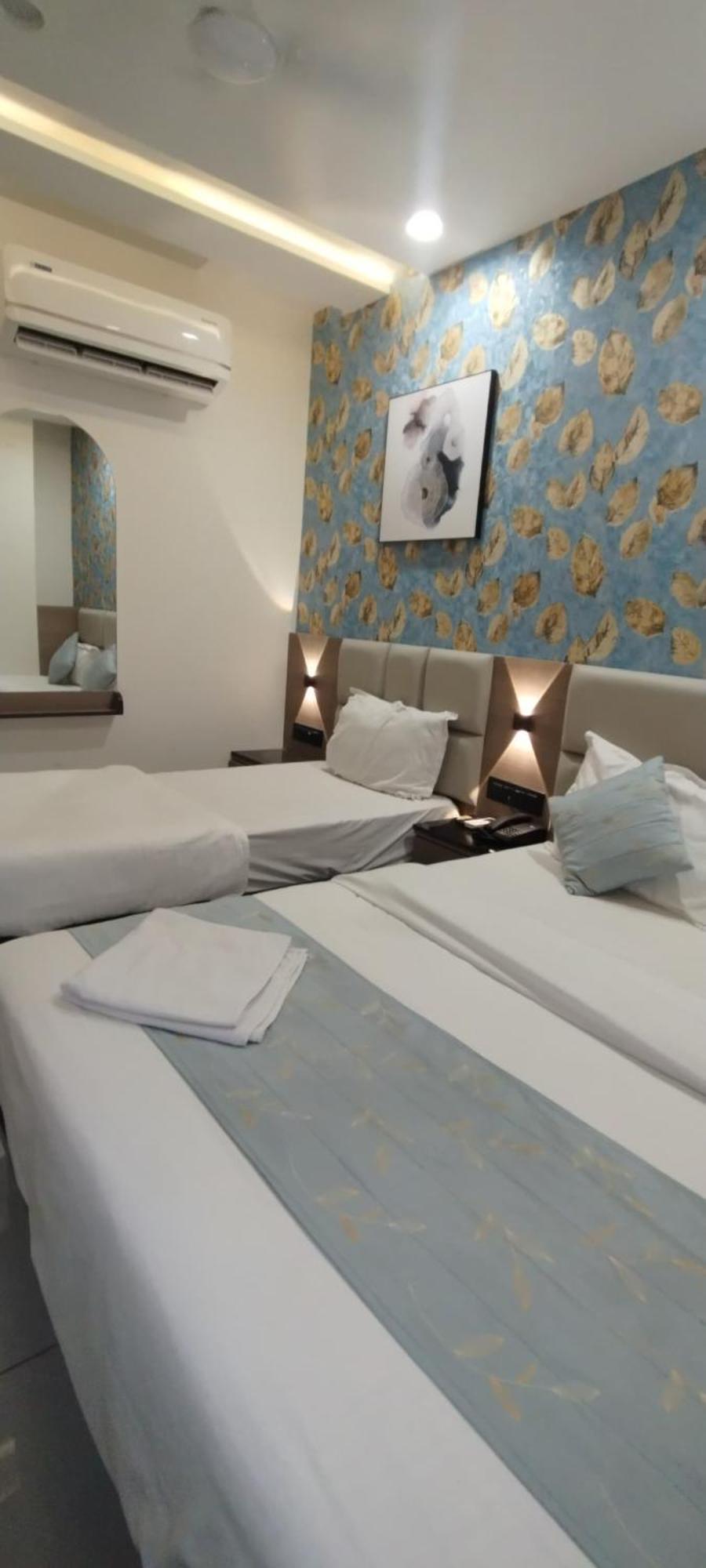 Paris Plaza 3*