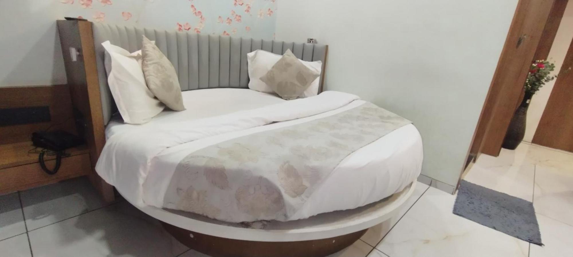 Paris Plaza 3*