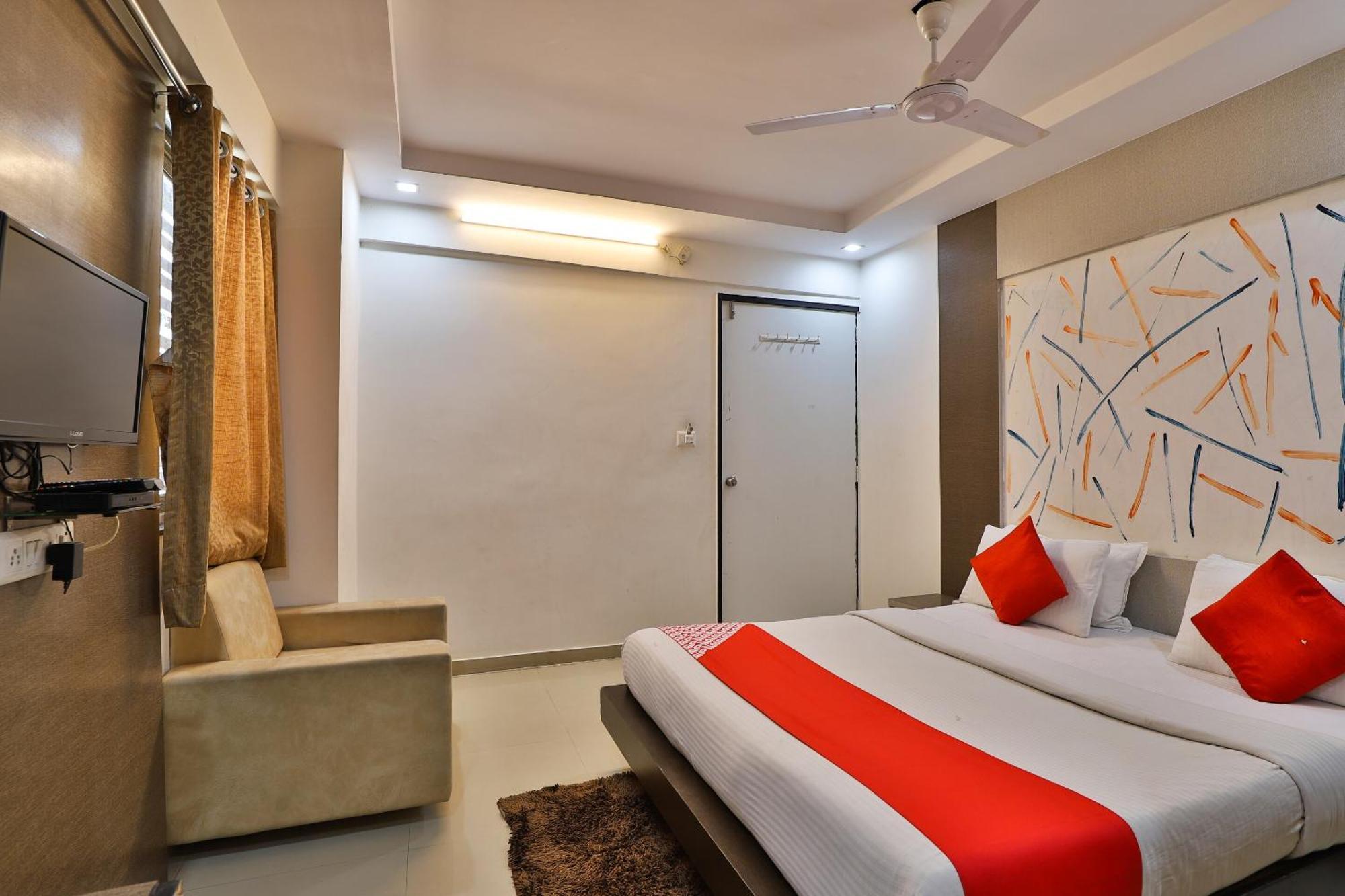 O Balaji Hotel