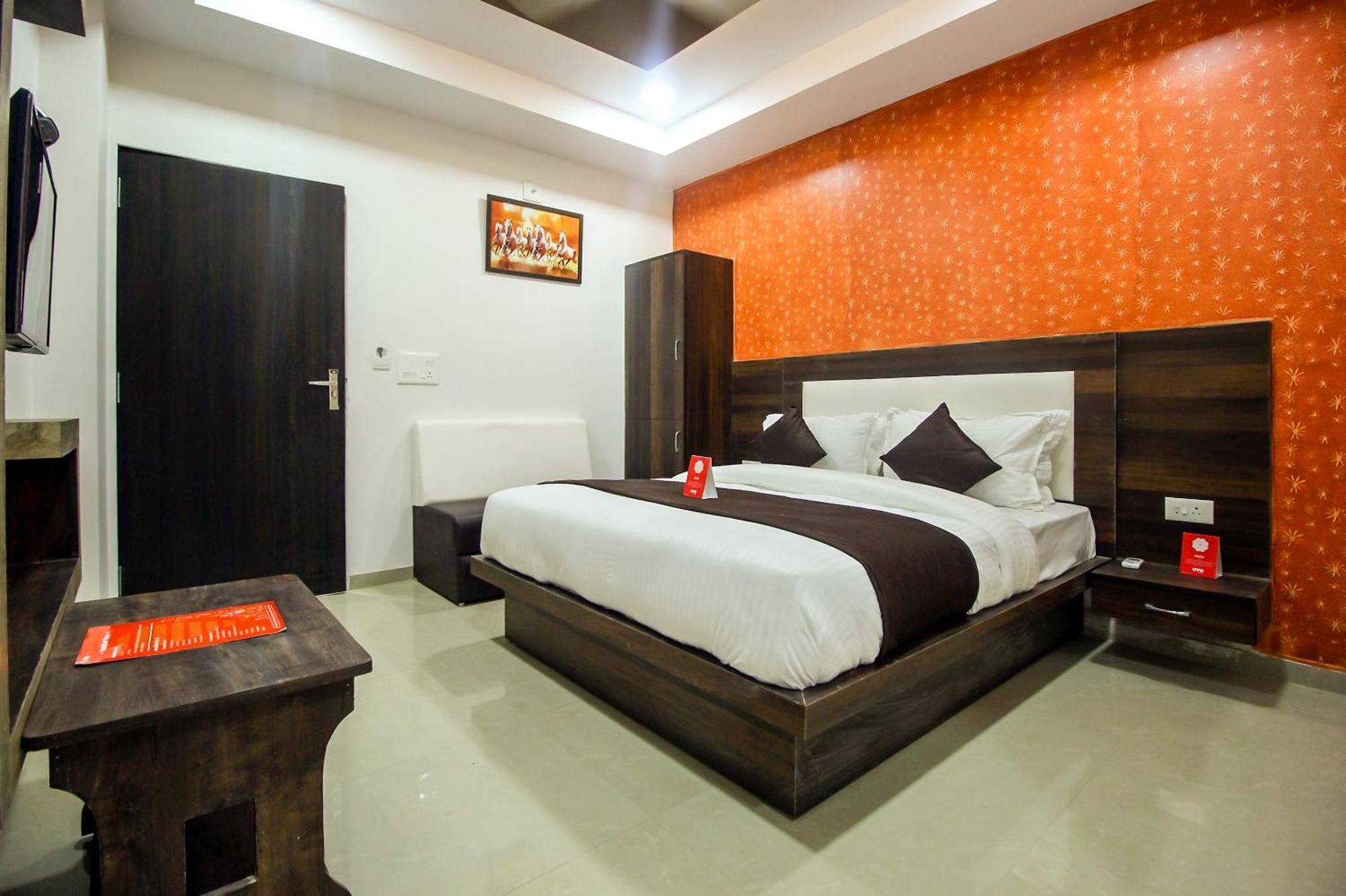 Hotel O Royal Ahmedabad