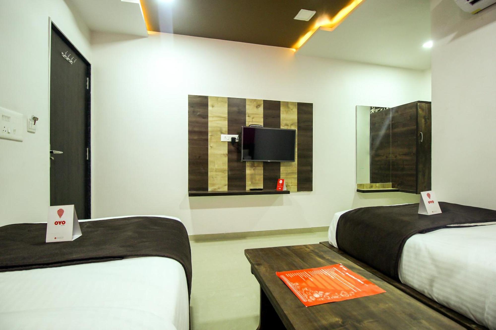 Hotel O Royal Ahmedabad