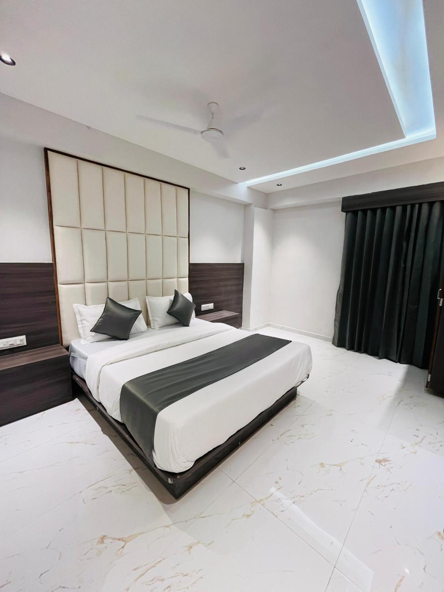 Peaceful Hotel Ahmedabad