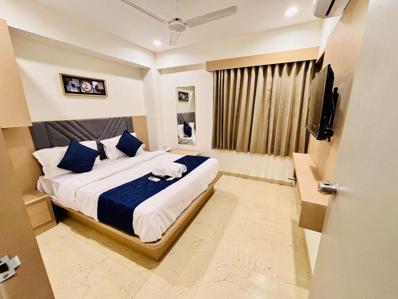 Royal Square Hotel
