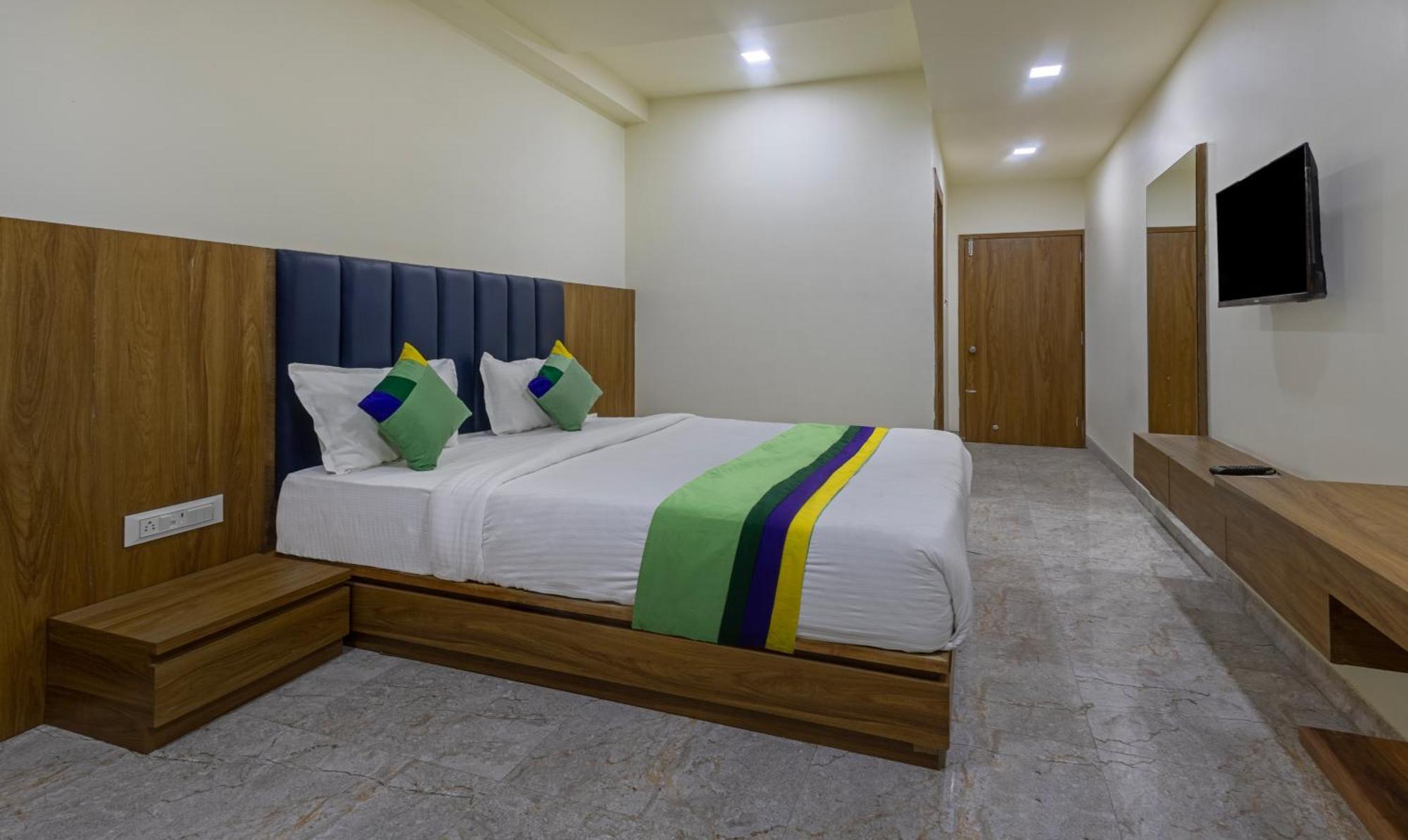 Hotel Treebo Eden Park, 3*