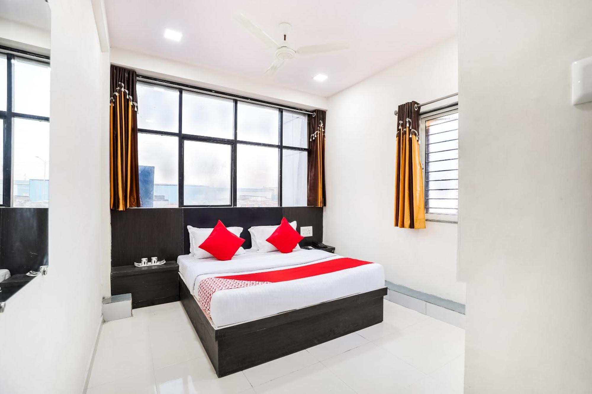 Hotel O Geetanjali