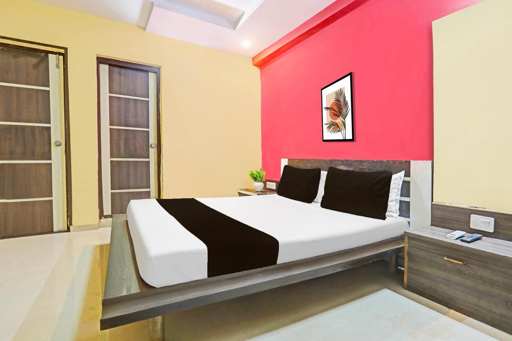 Hotel O Ambica Ahmedabad