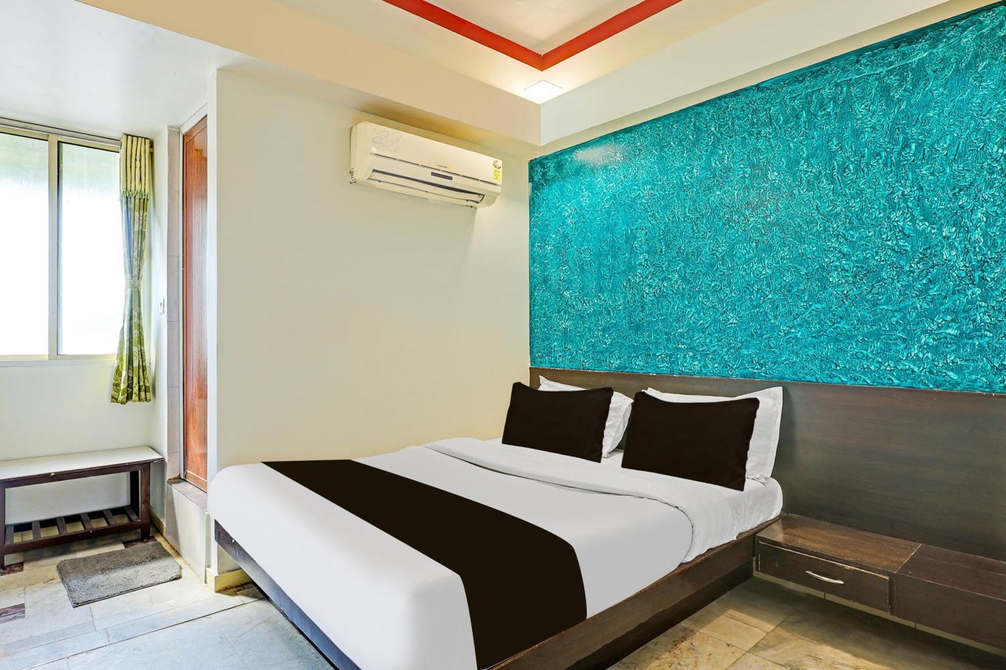 O Rajshree Hotel *