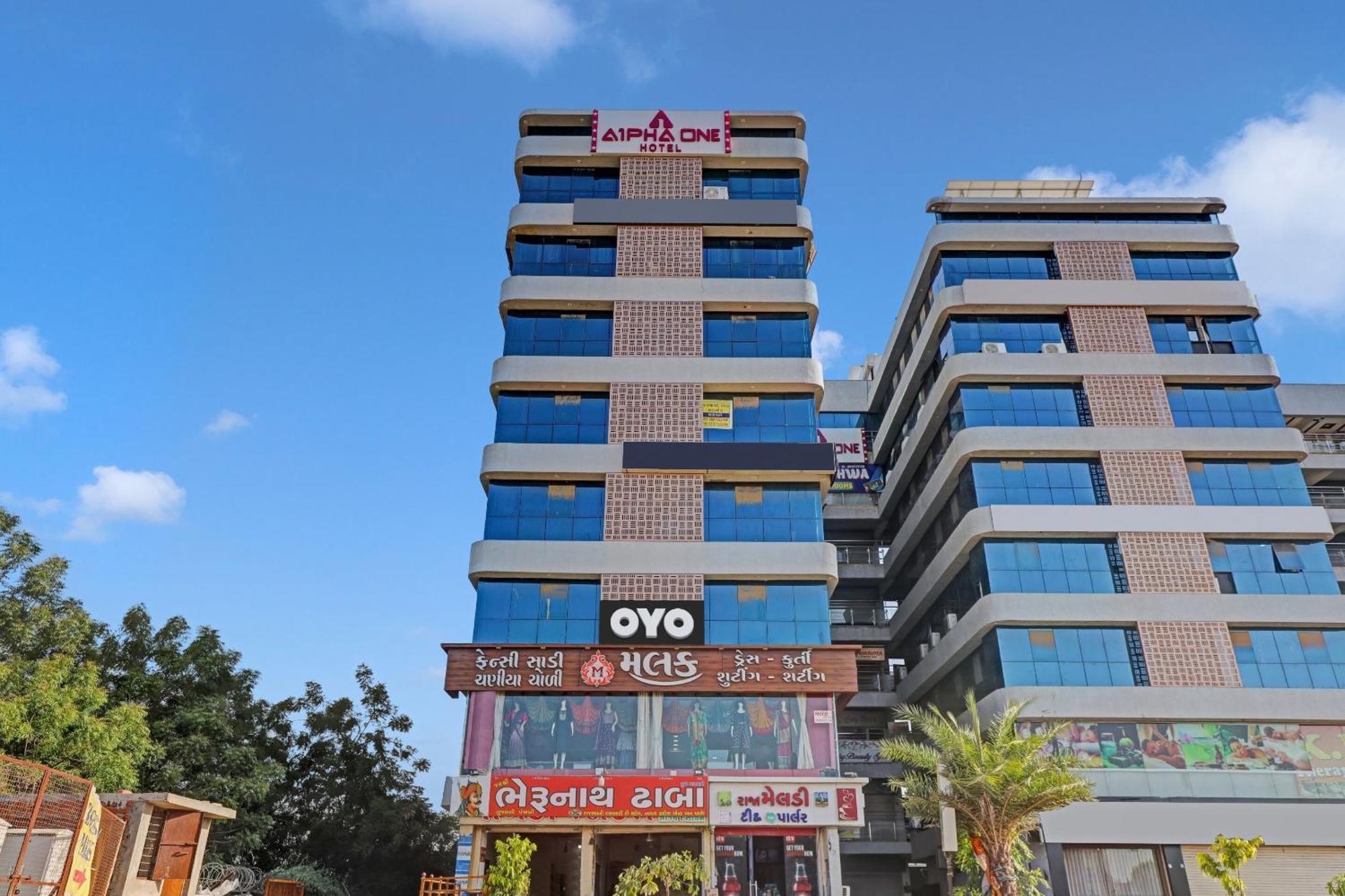 Collection O Alpha One 4* Ahmedabad