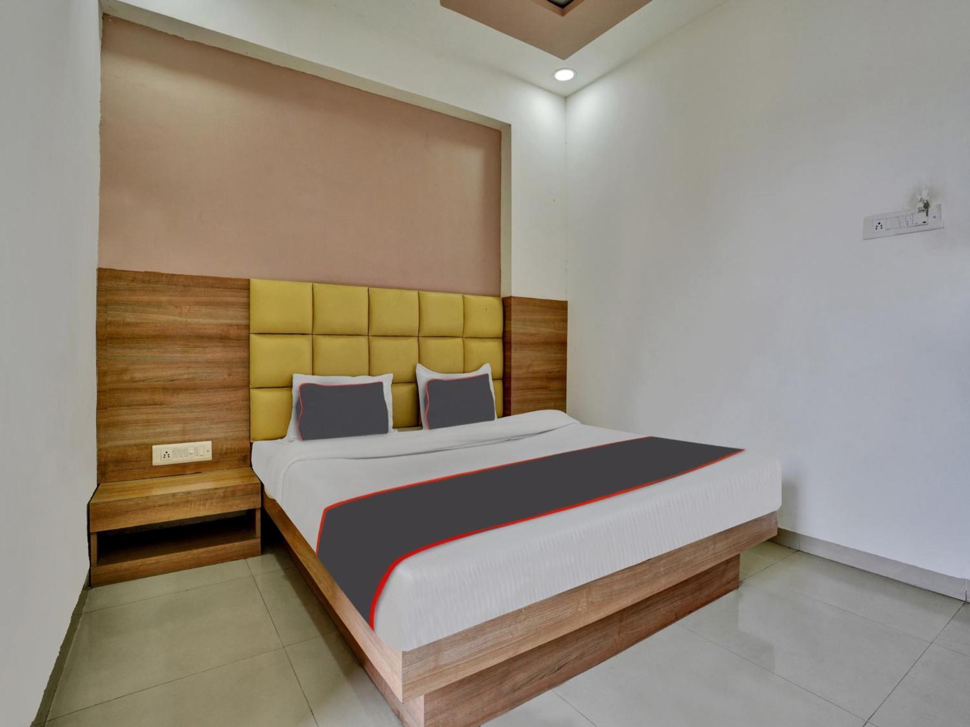 Hotel O Nik Palace 3*