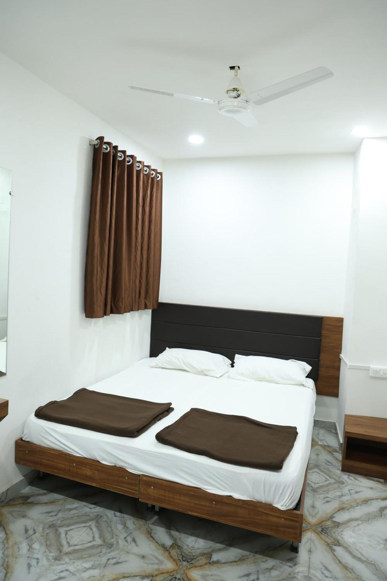 Hotel Aaram Kalupur *