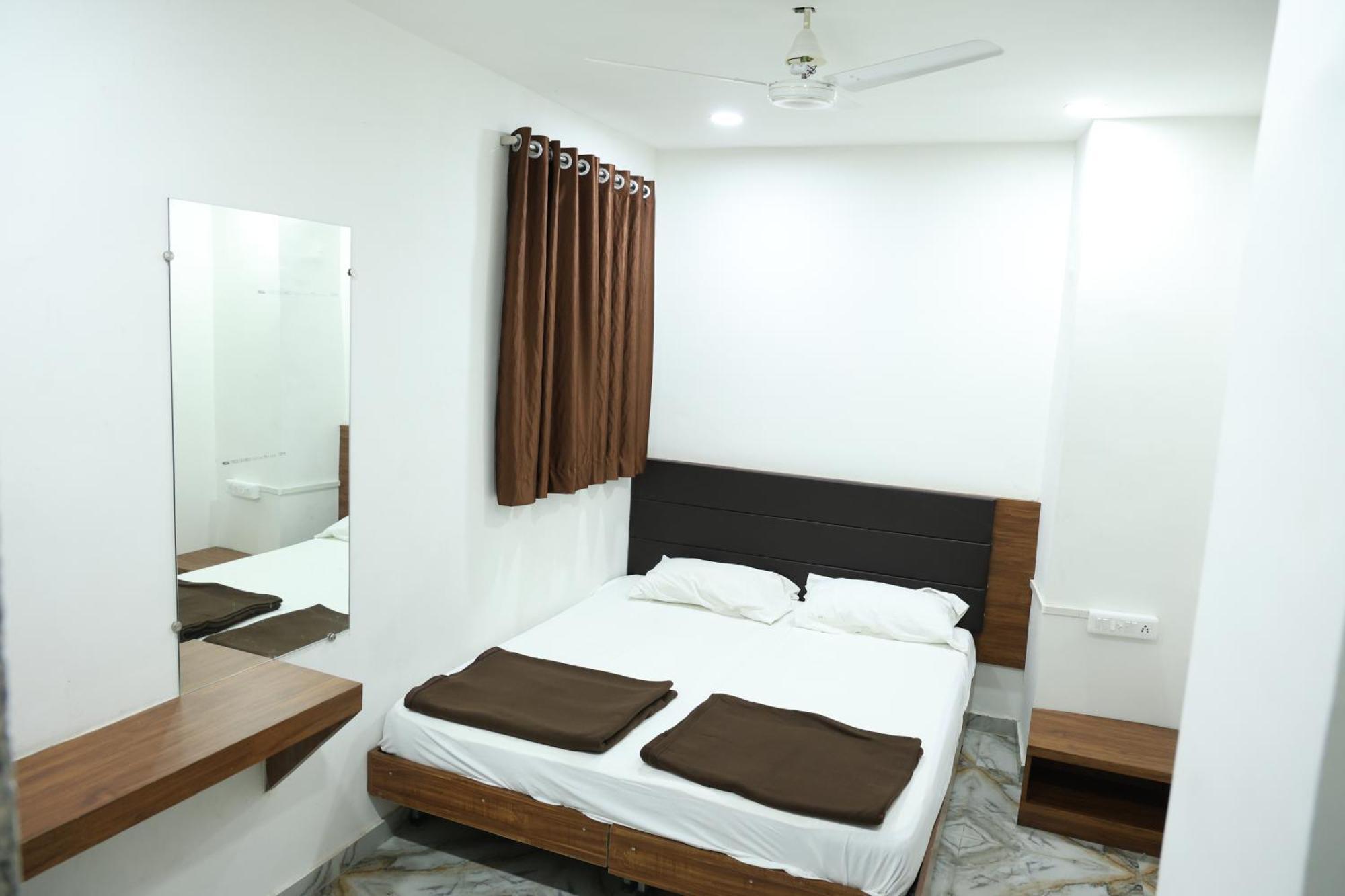 Hotel Aaram Kalupur *
