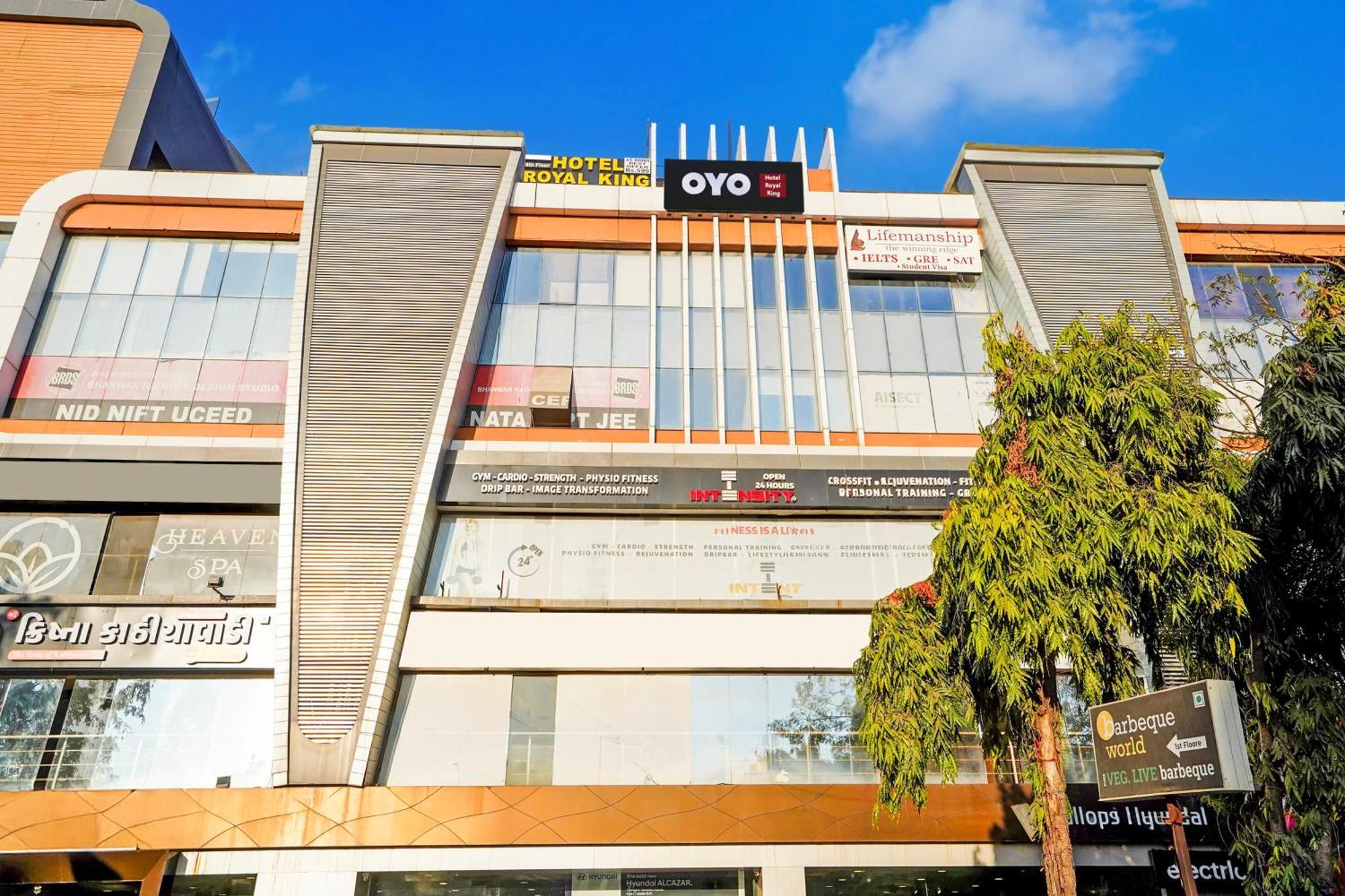 Hotel O Royal King 3*