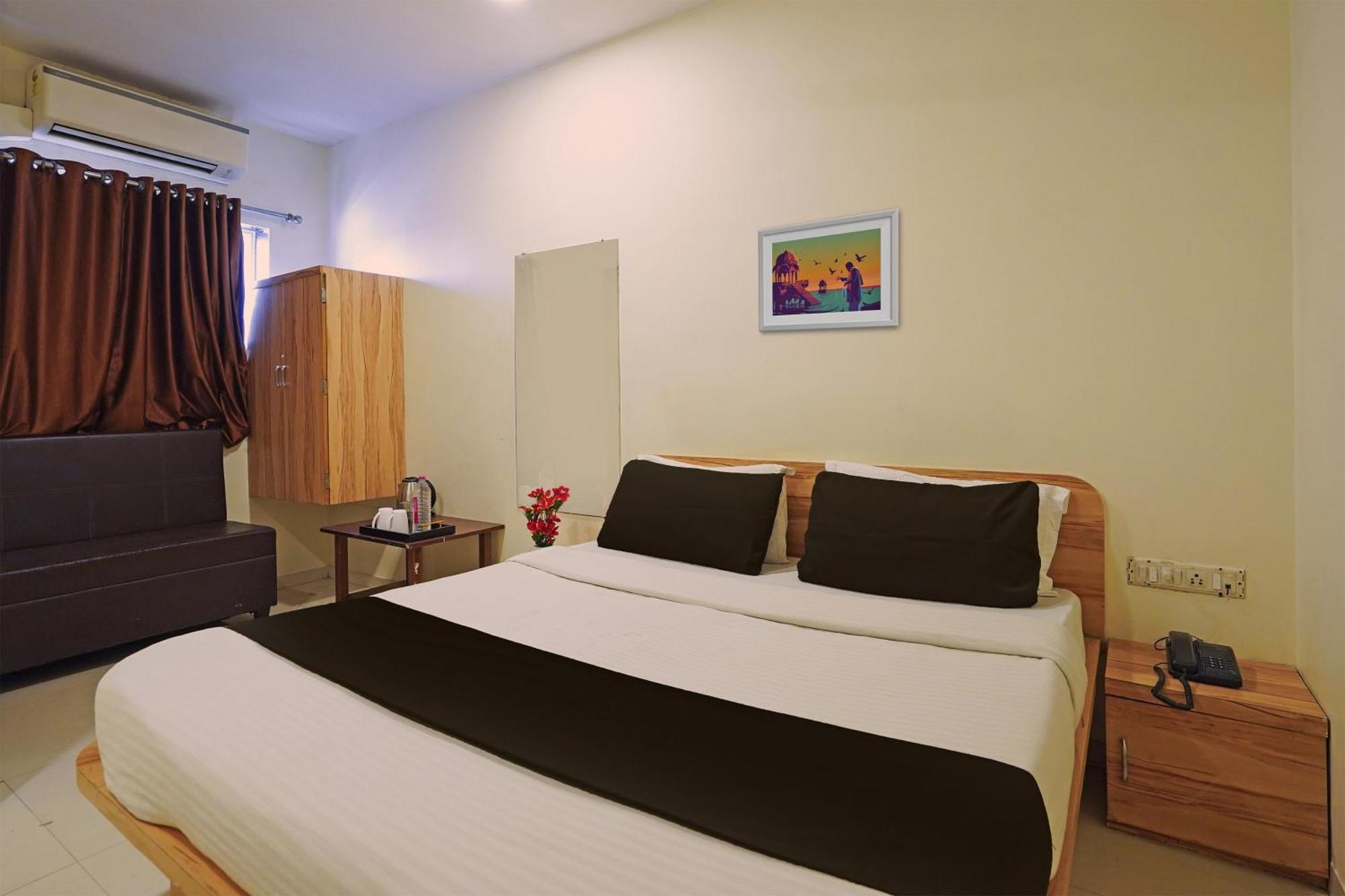 O Radhanand 3* Ahmedabad