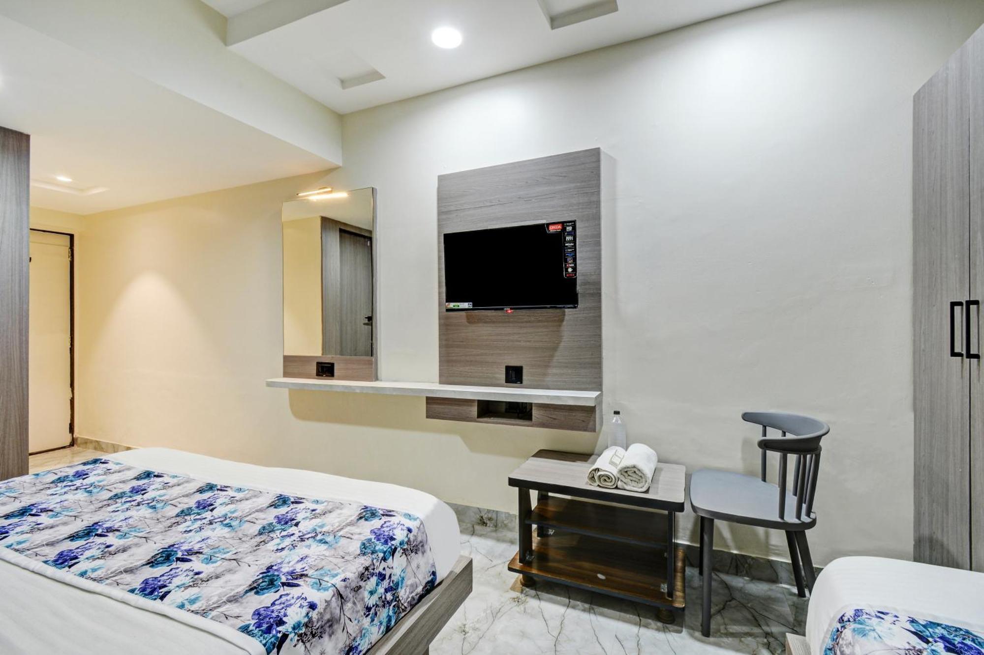 Royal Stay, Pakwan Sg Highway 3*