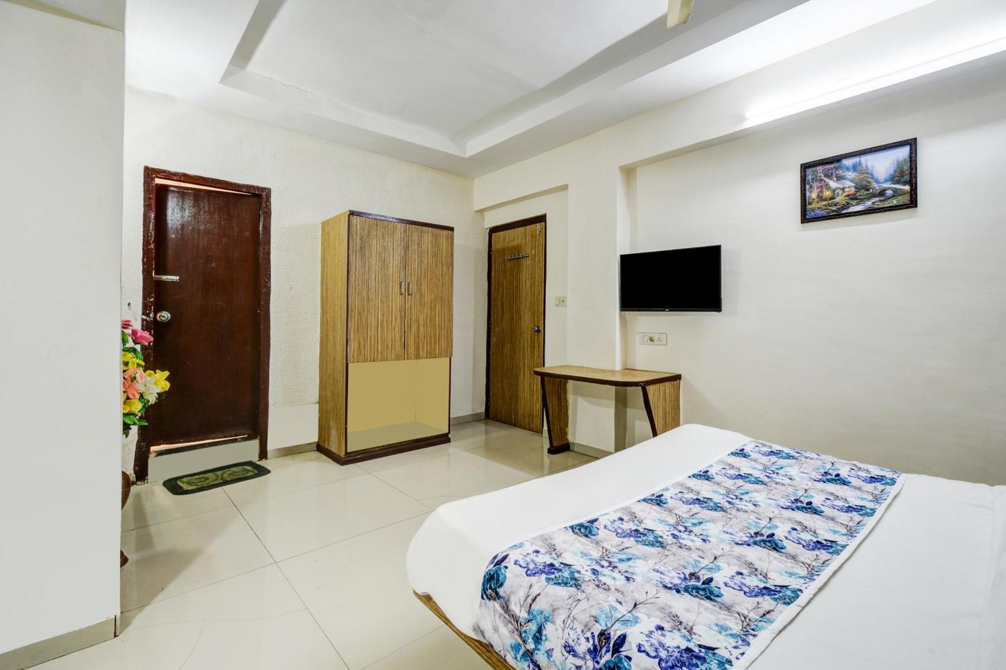 Royal Stay, Pakwan Sg Highway 3*