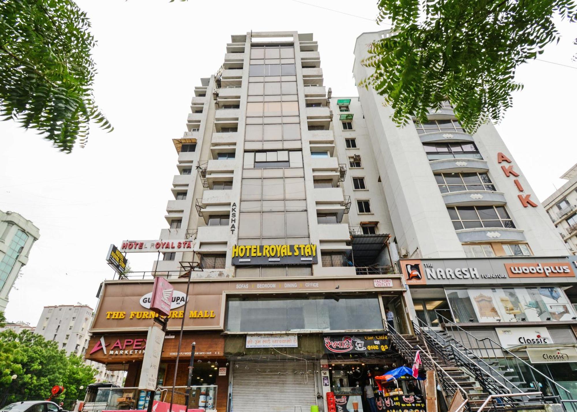 Royal Stay, Pakwan Sg Highway Hotel 3*