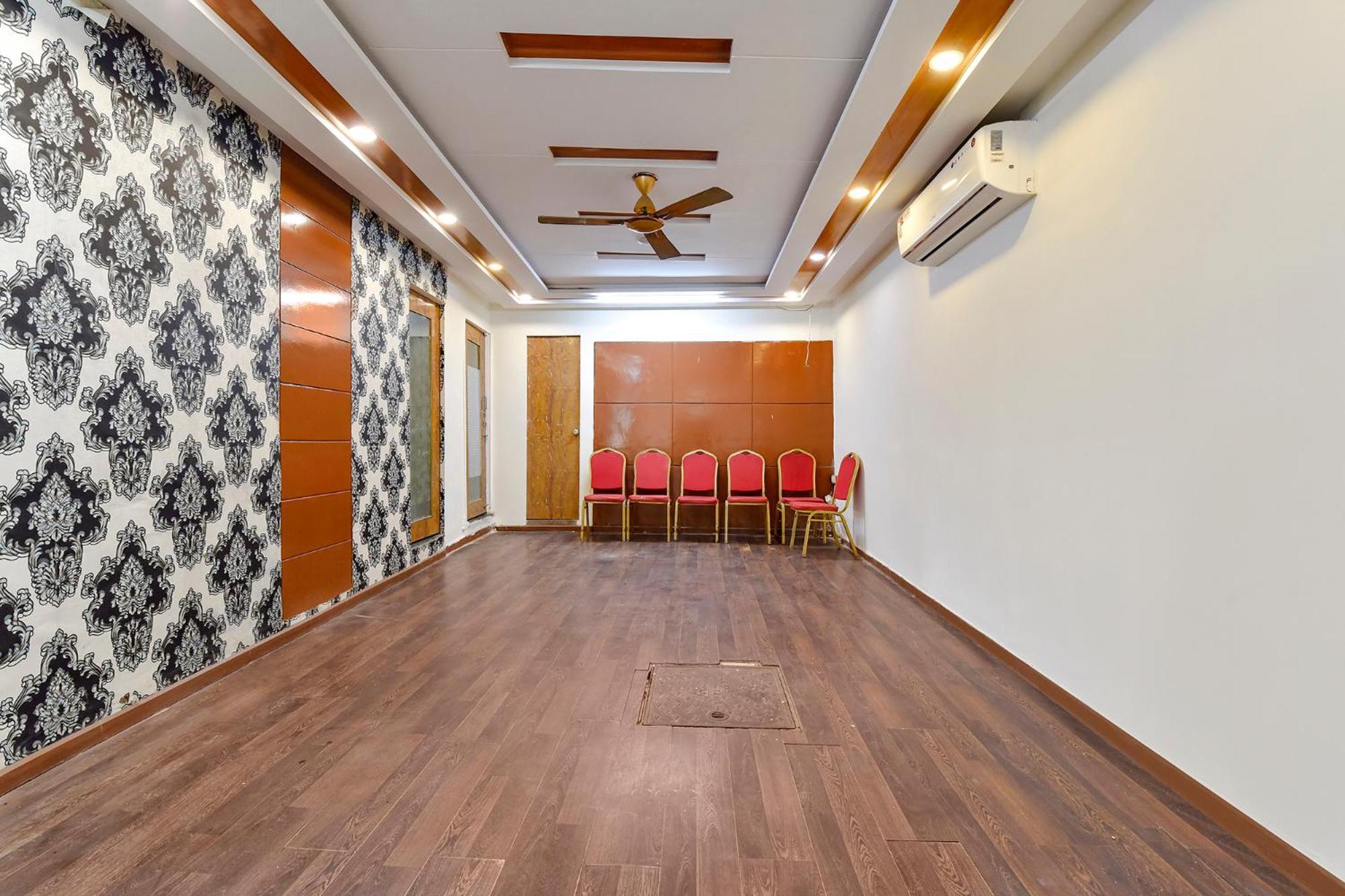 Hotel Fabhotel Crystal Ii - Paldi Char Rasta Ahmedabad