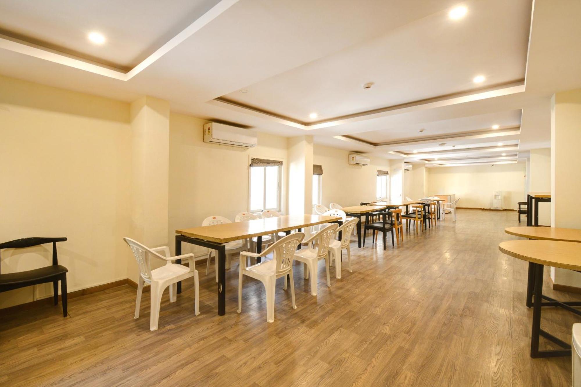 Neelkanth Hotel