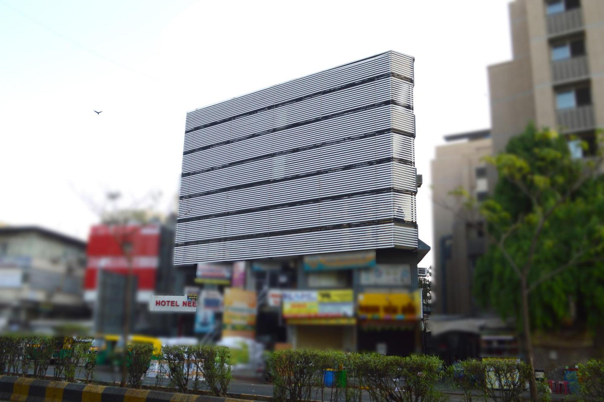 Hotel Neelkanth 3*
