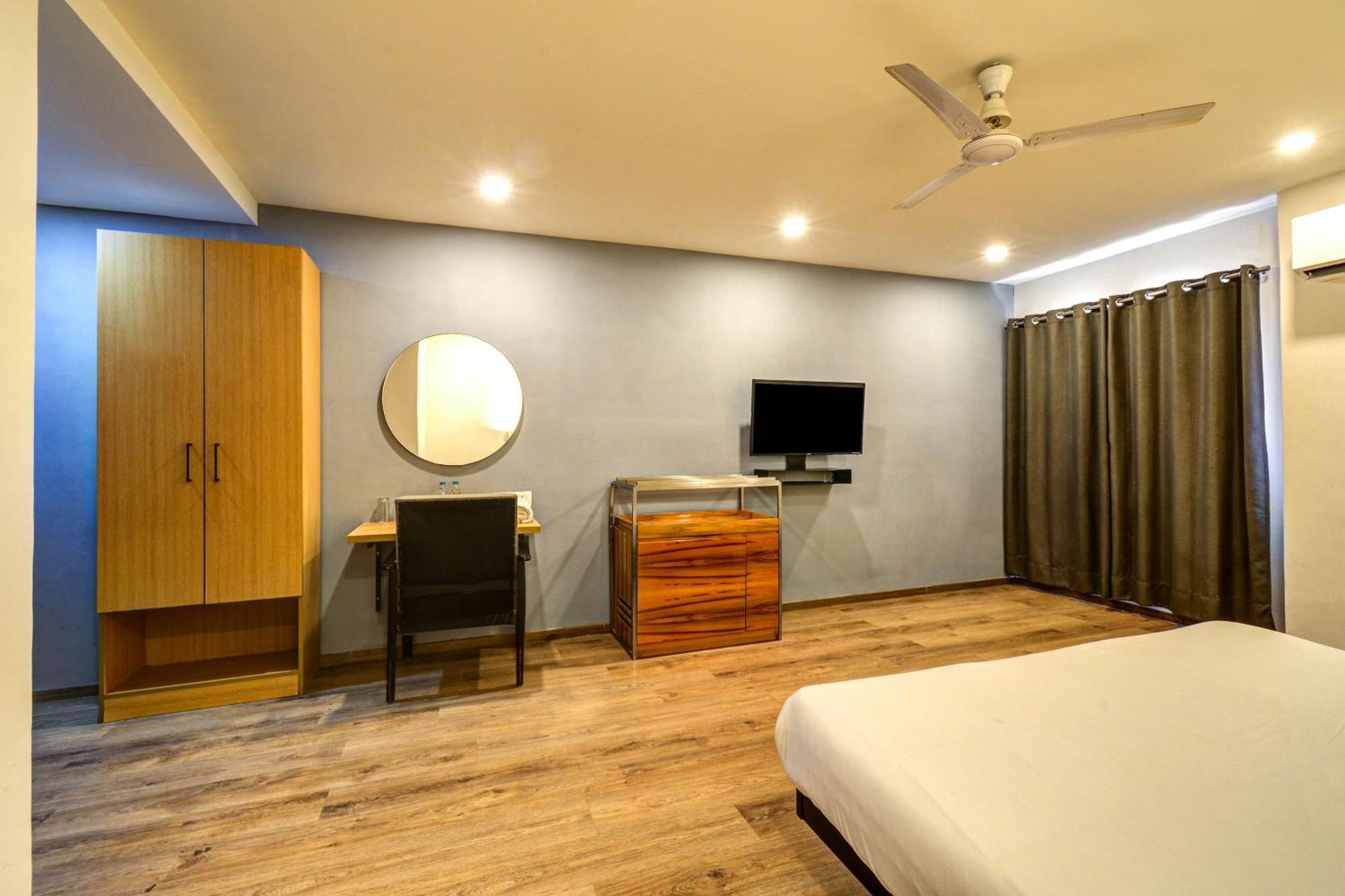 Neelkanth Hotel Ahmedabad