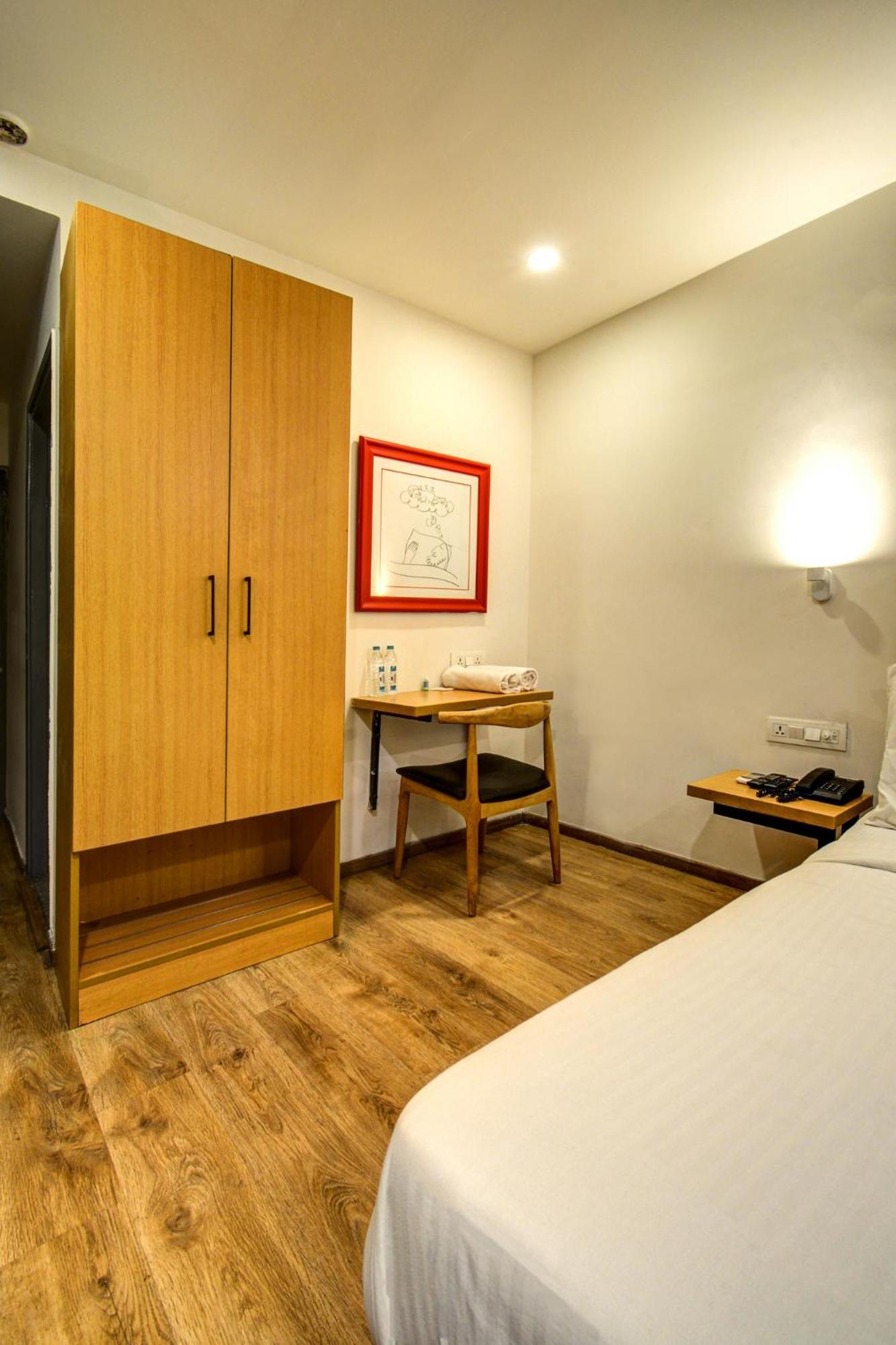 Neelkanth Hotel Ahmedabad