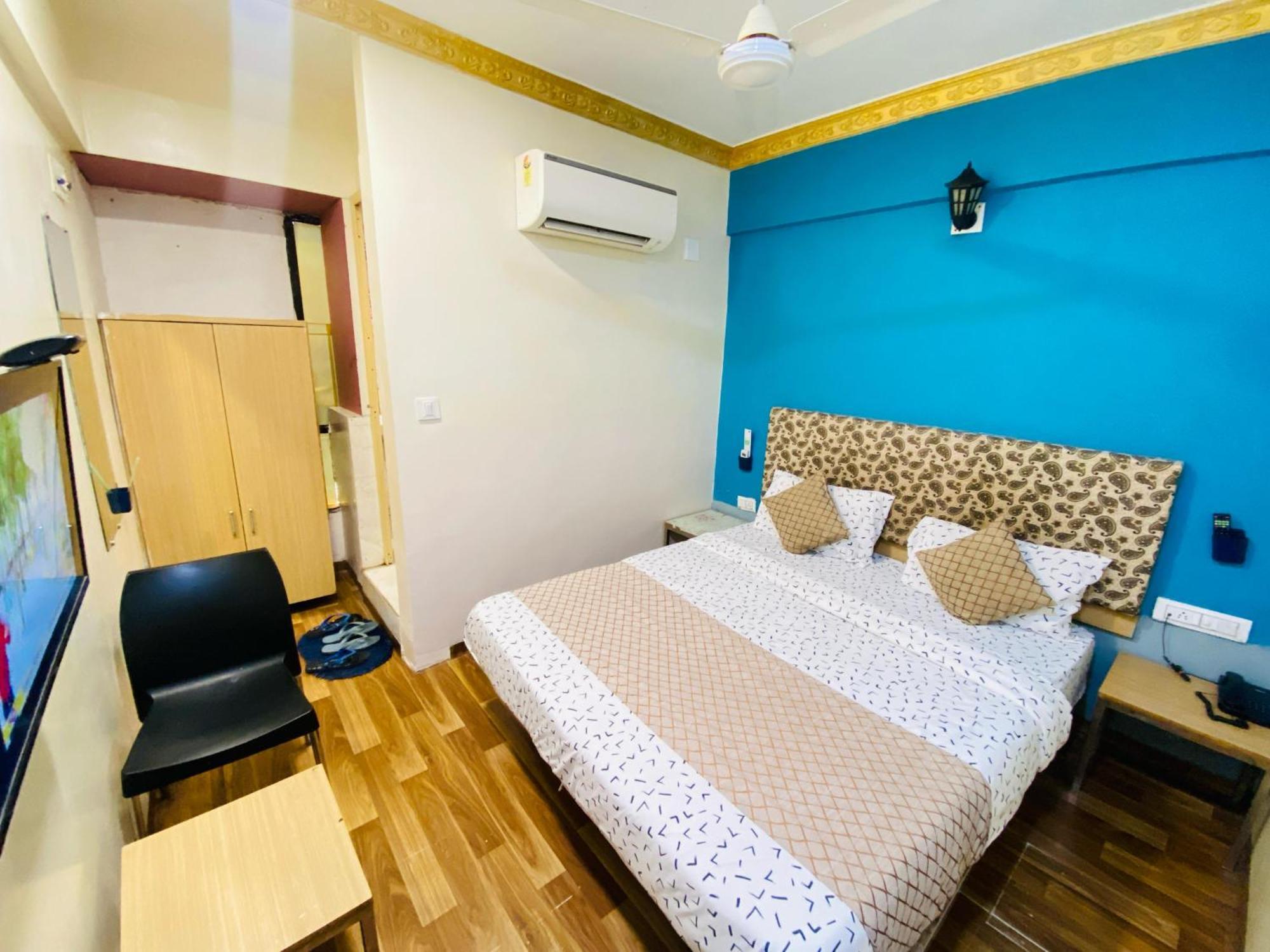 Abc Satellite Prahlad Nagar Hotel *