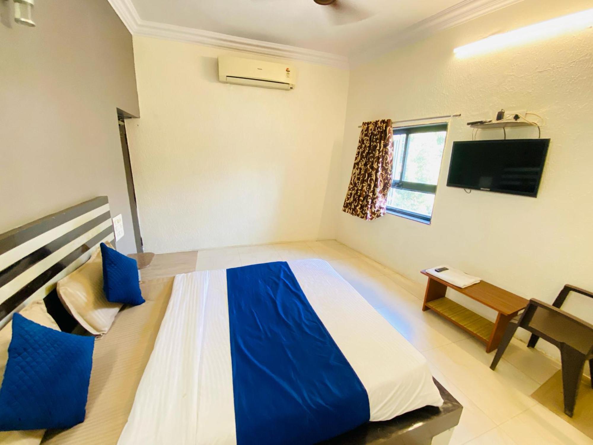 Hotel Jasmine Paldi 3*