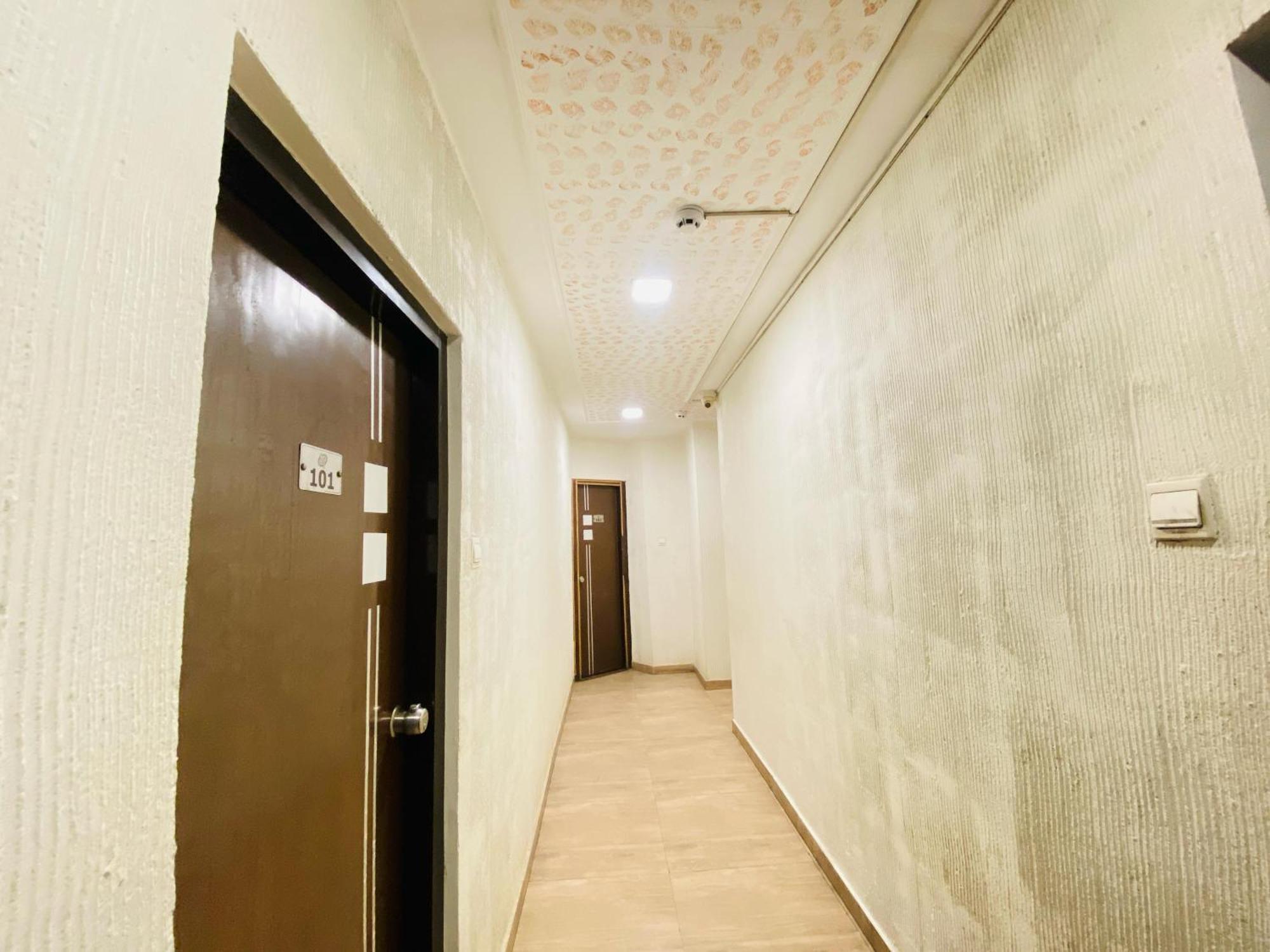 Jasmine Paldi Hotel
