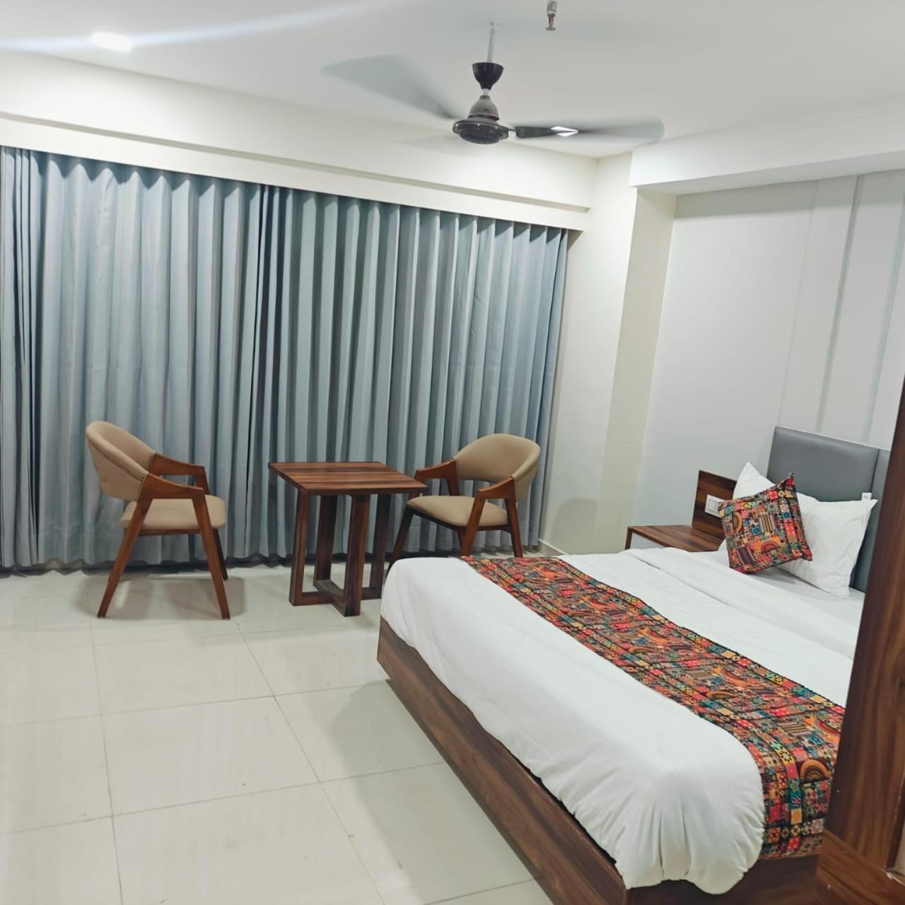 Maple Leaf 2* Ahmedabad