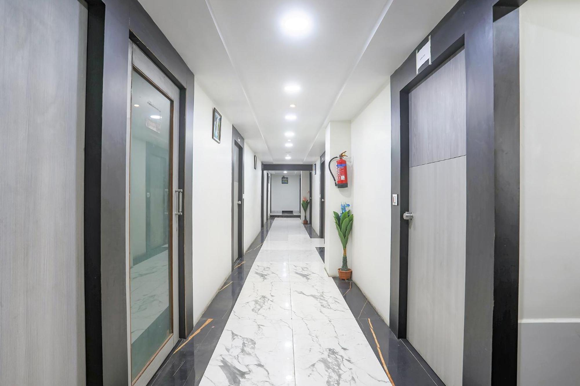 Hotel Fabhotel Ss - Opp Vishwakarma Engineering College