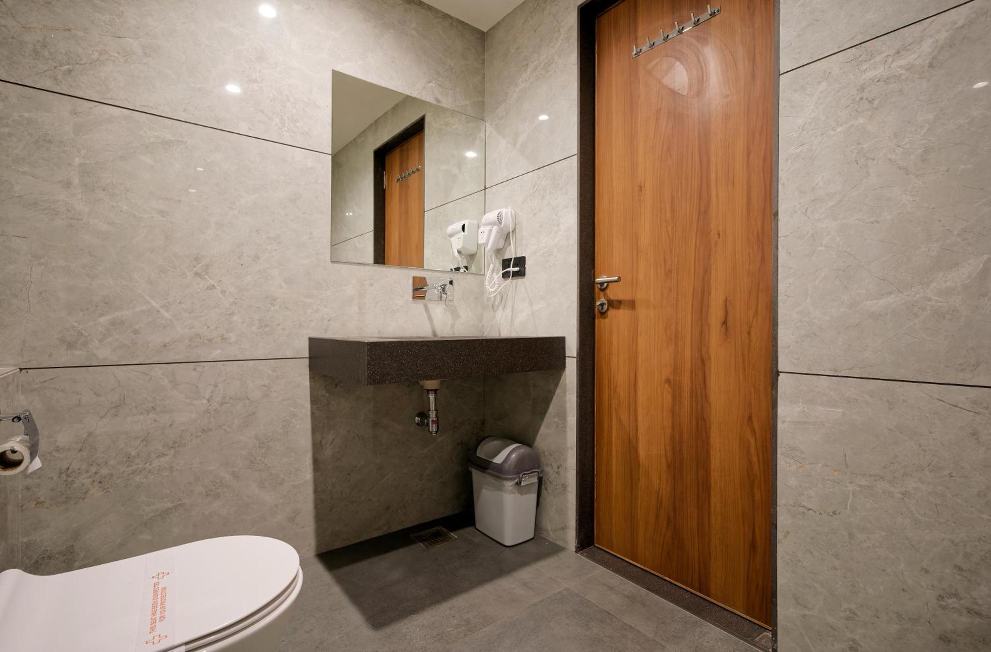 Hotel Plenteous 3*