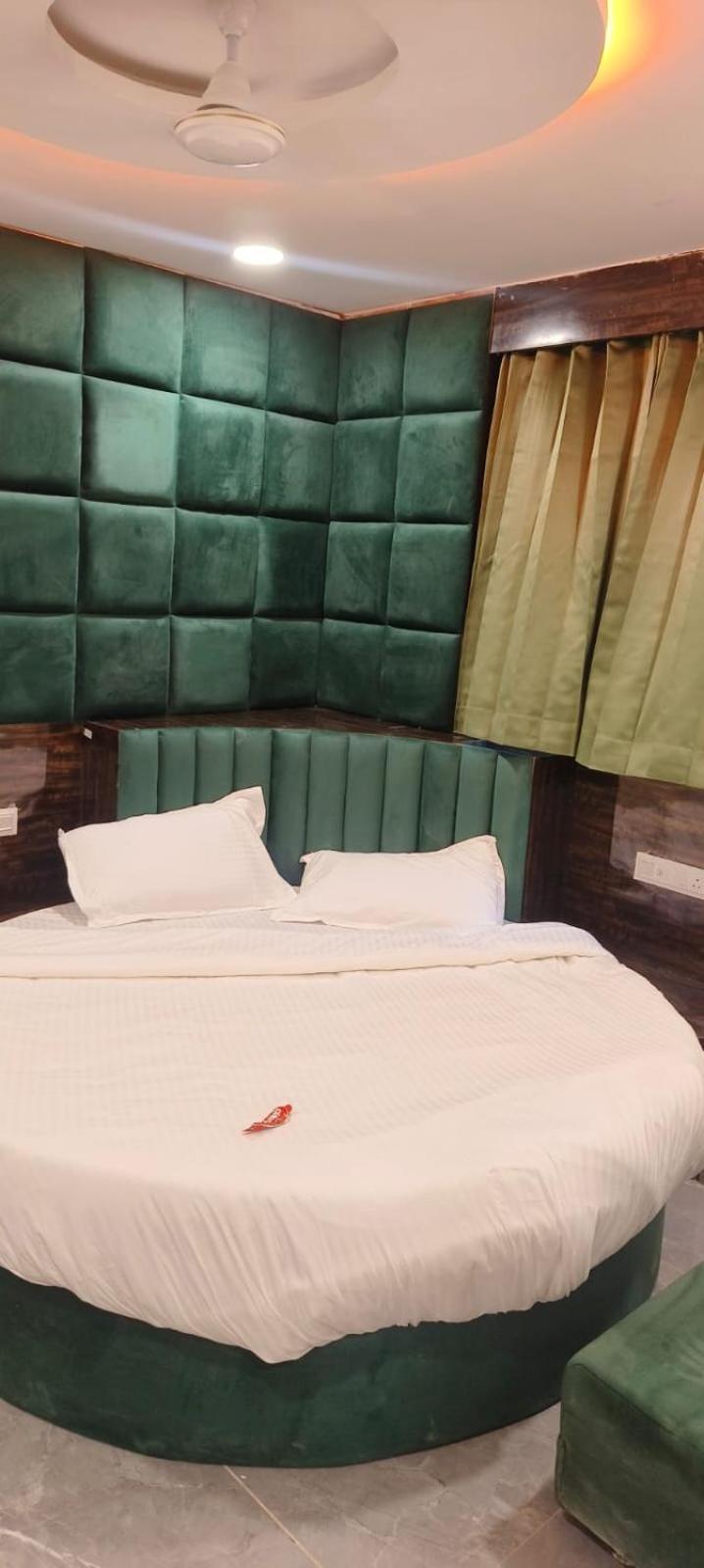 Shagun C G Road Hotel Ahmedabad