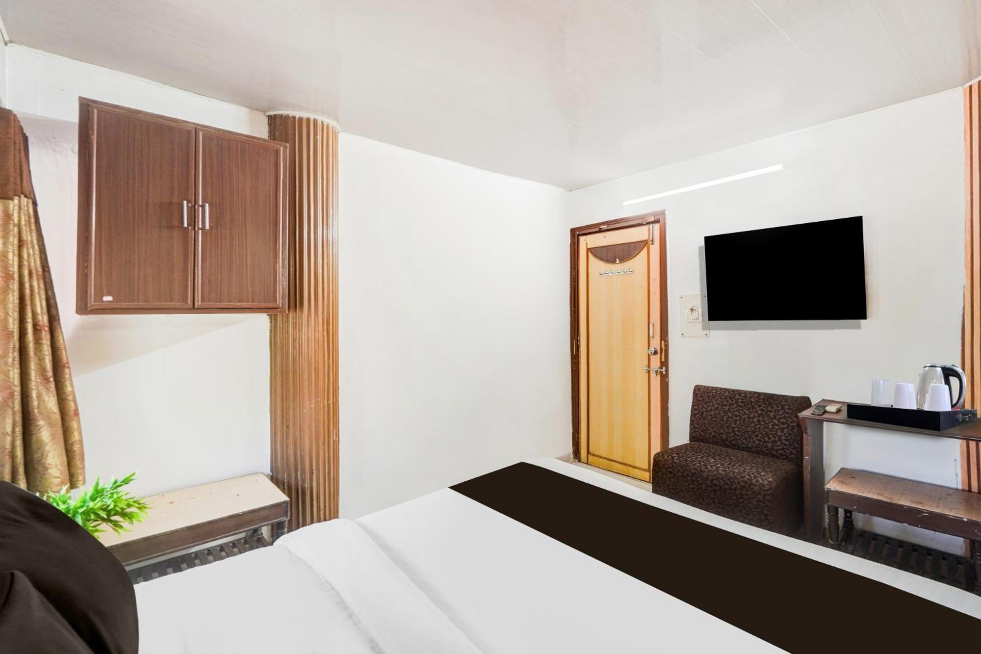 Hotel Super Collection O Maninagar East Formerly Maninagar Residency Ahmedabad