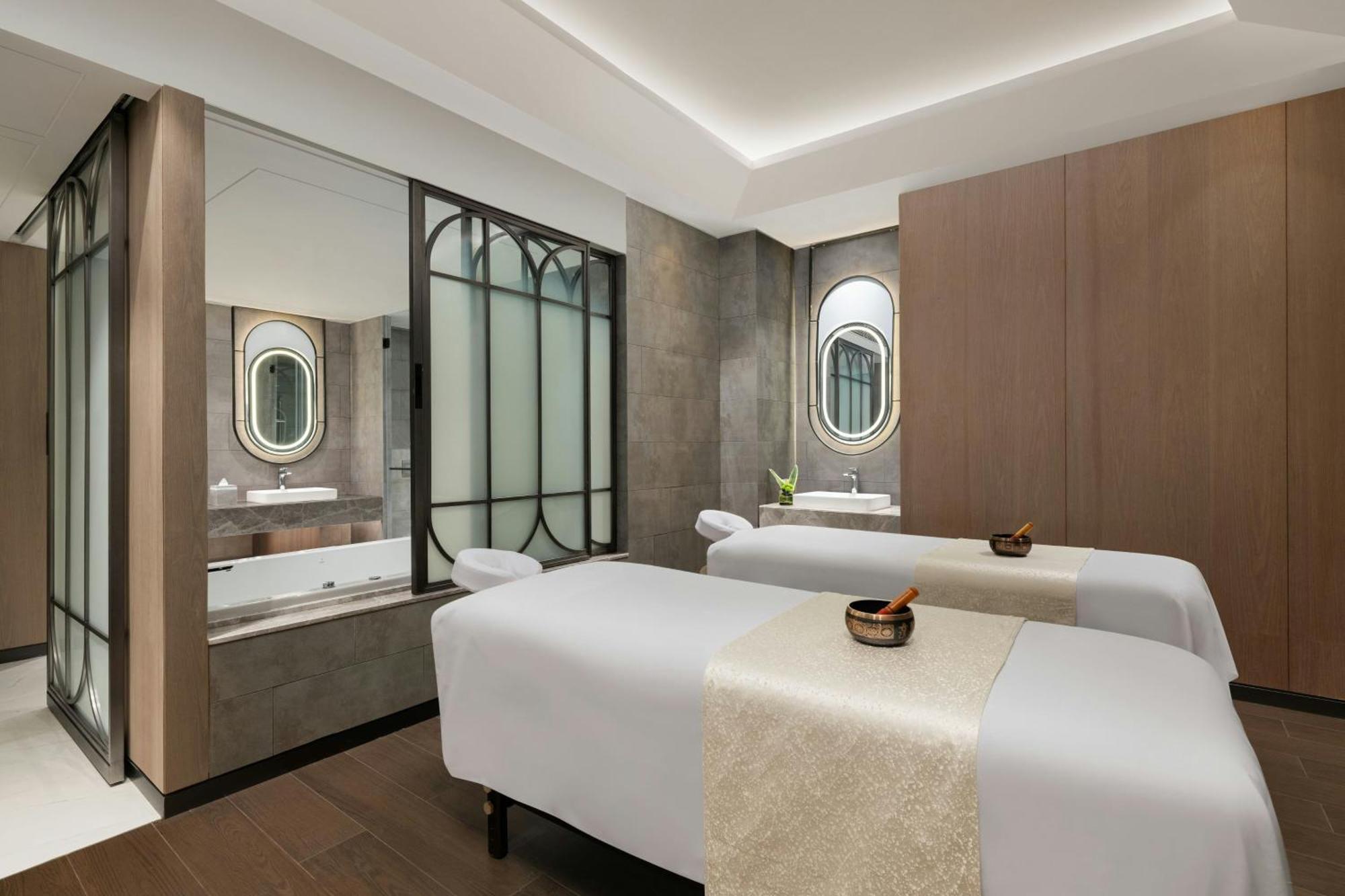 Hotel Le Meridien Ahmedabad