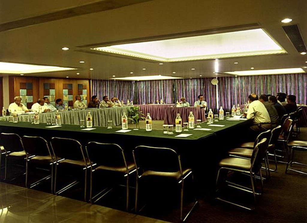 Sarovar Portico Rivera 4*