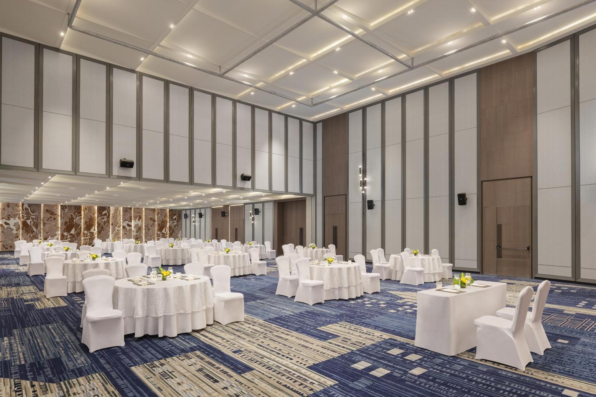 Hotel Le Meridien Ahmedabad