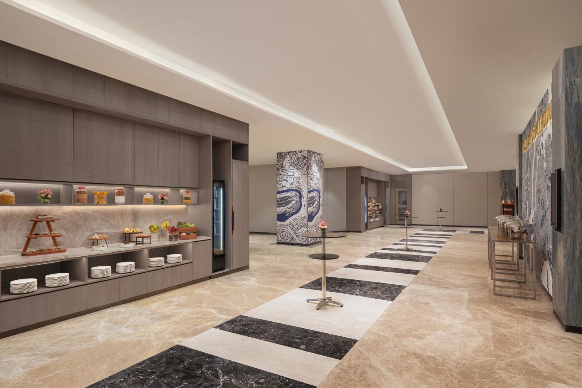 Le Meridien Ahmedabad Hotel