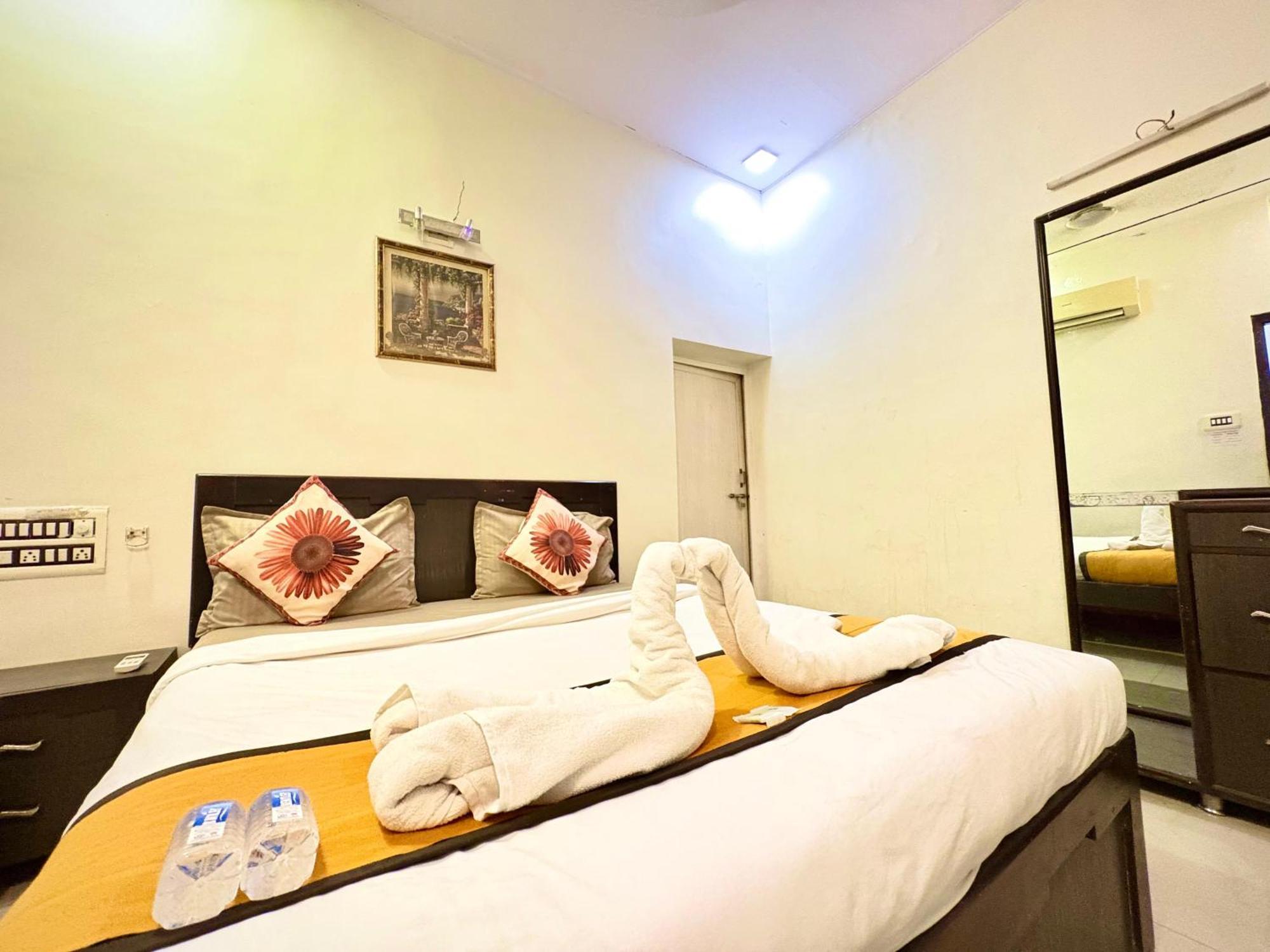 Jasmine Paldi Hotel 3*