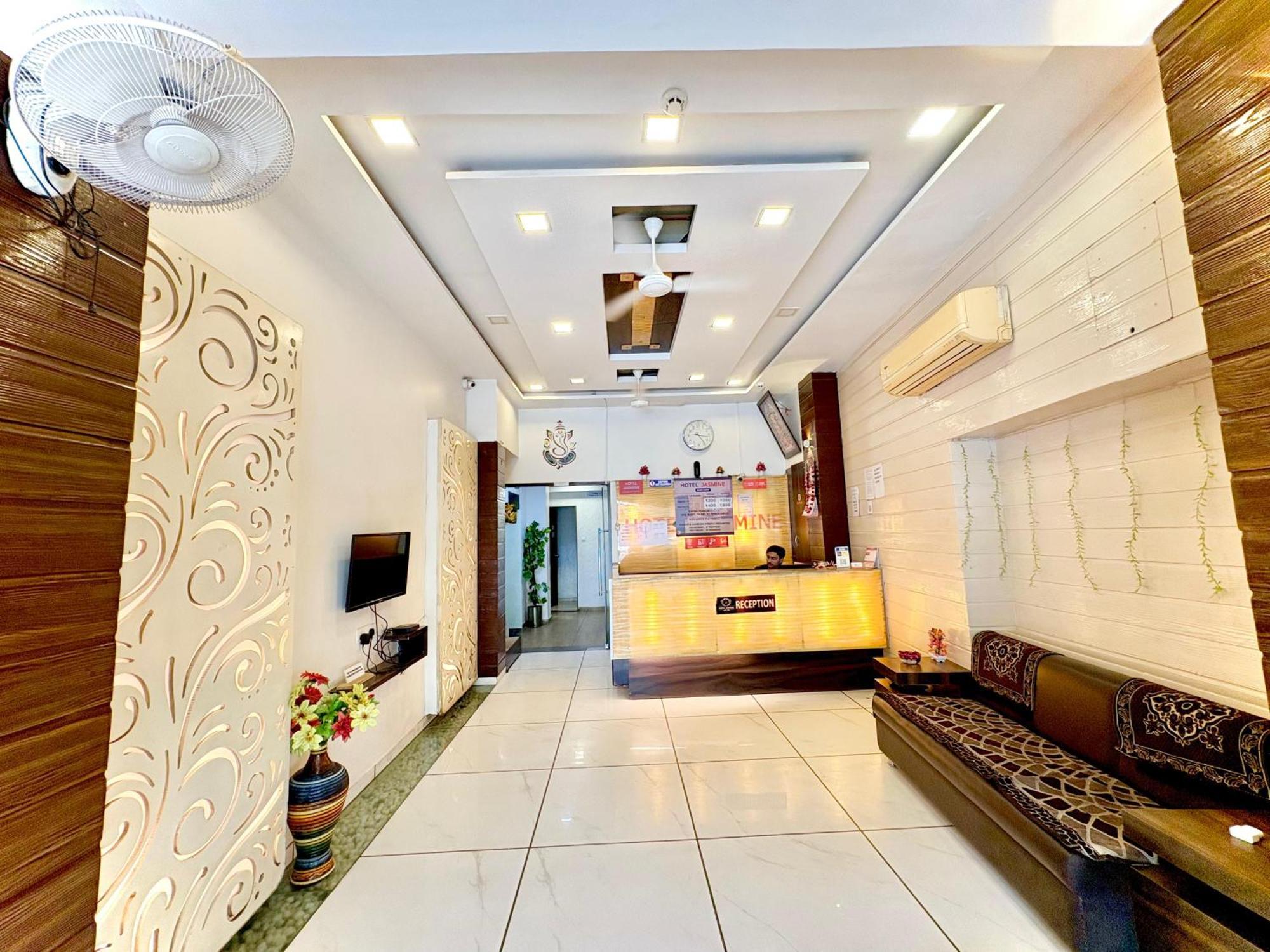 Jasmine Paldi Hotel 3*