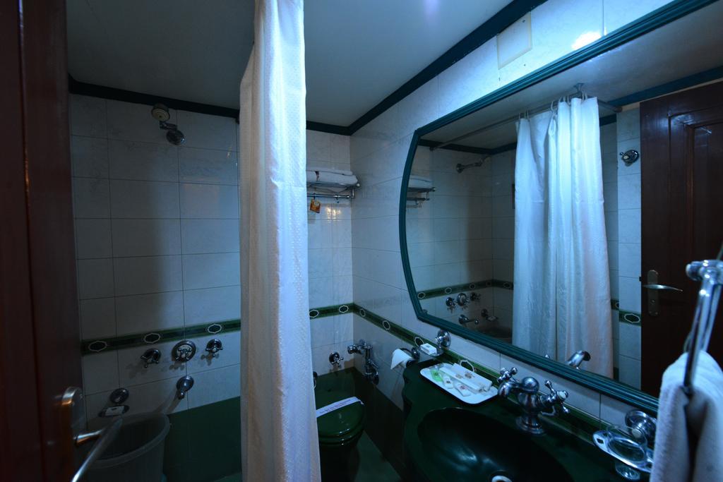 Zo Rooms Ashram Road Paldi Bus Stand 3*